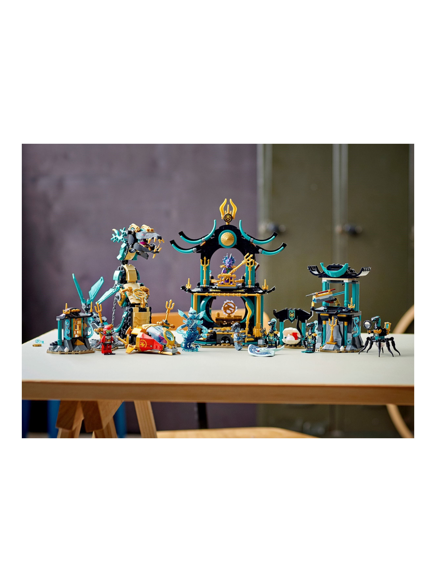 Конструктор LEGO NINJAGO Храм моря 1060 дет. - фото 14