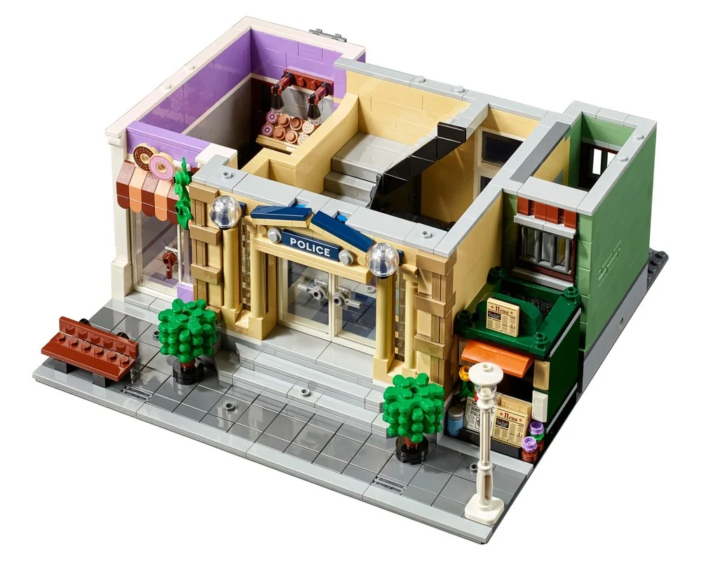 Конструктор LEGO Creator Expert 10278 2903 дет. - фото 8