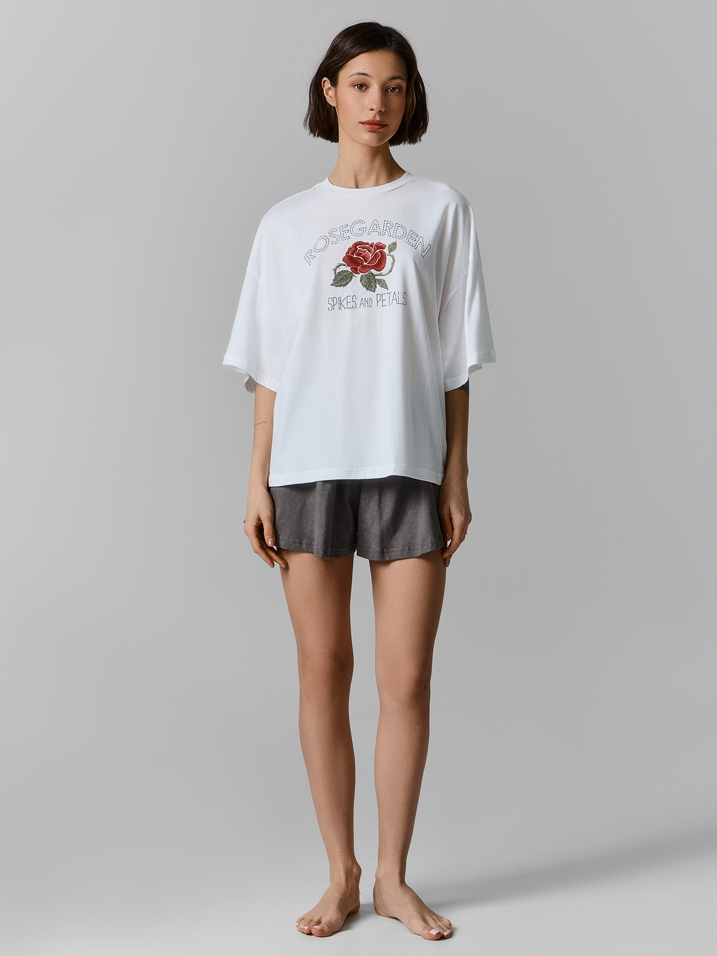 Изображение товара Пижама Mark Formelle 42 Лаконичный женский комплект из свободного джемпера и шорт