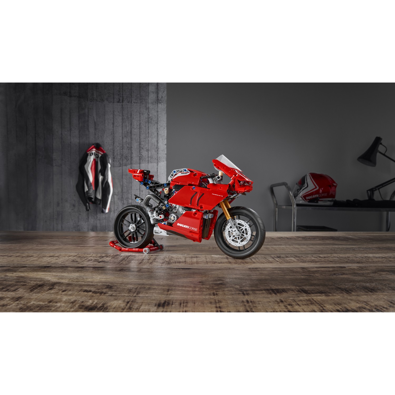 Конструктор LEGO Technic Ducati Panigale 646 дет. - фото 12