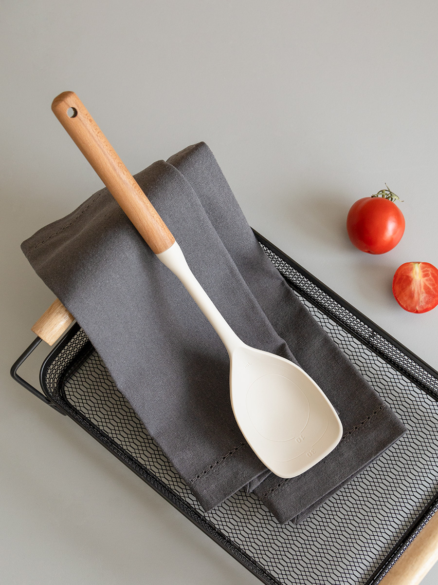 Ложка кулинарная DeNASTIA Силвуд 33x6x4.5 см силикон бук молочный A000354 - фото 4