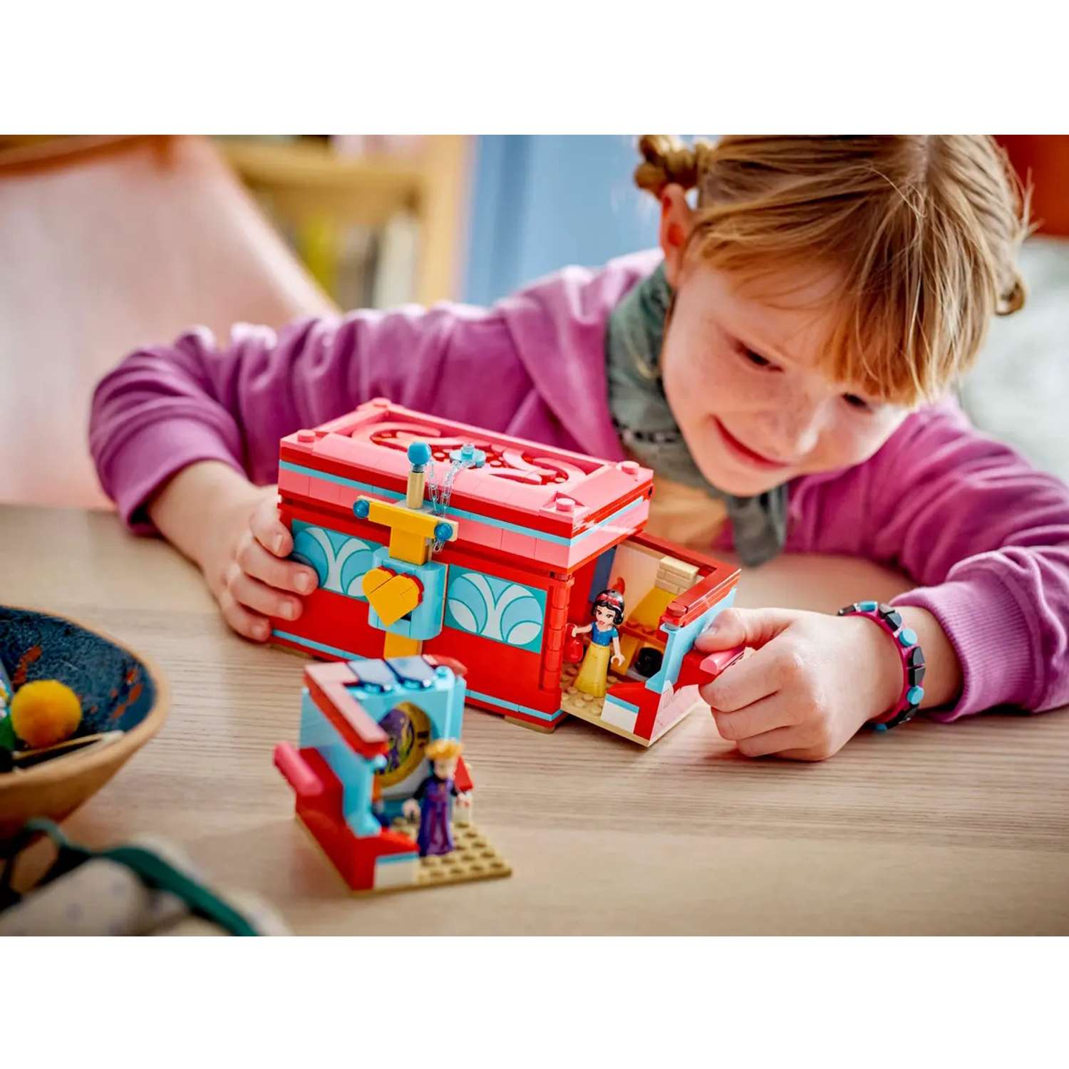 Конструктор LEGO Disney Princess Шкатулка Белоснежки 358 дет. - фото 9