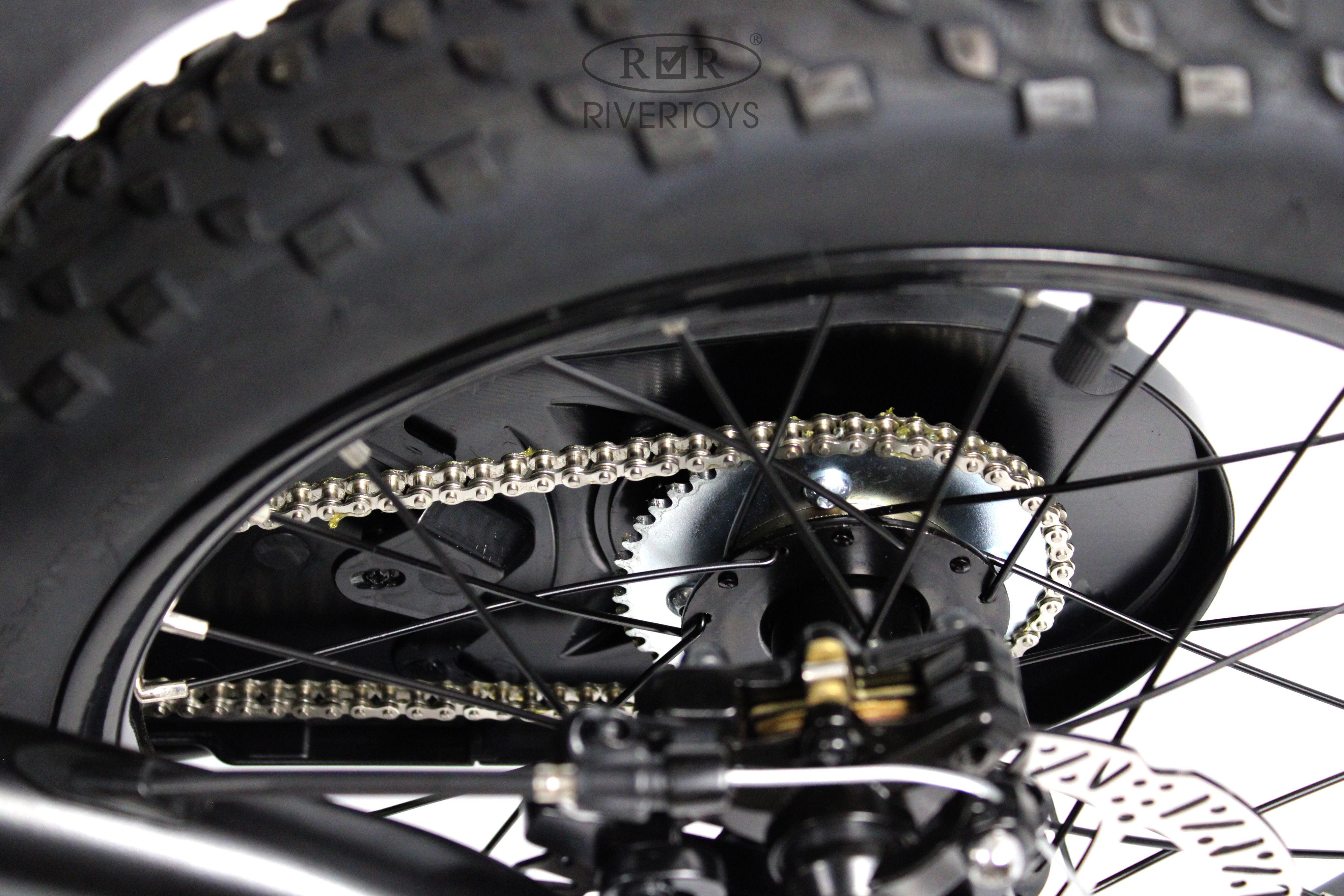 Электромотоцикл RIVERTOYS A001AA-MOTO-BLACK - фото 9