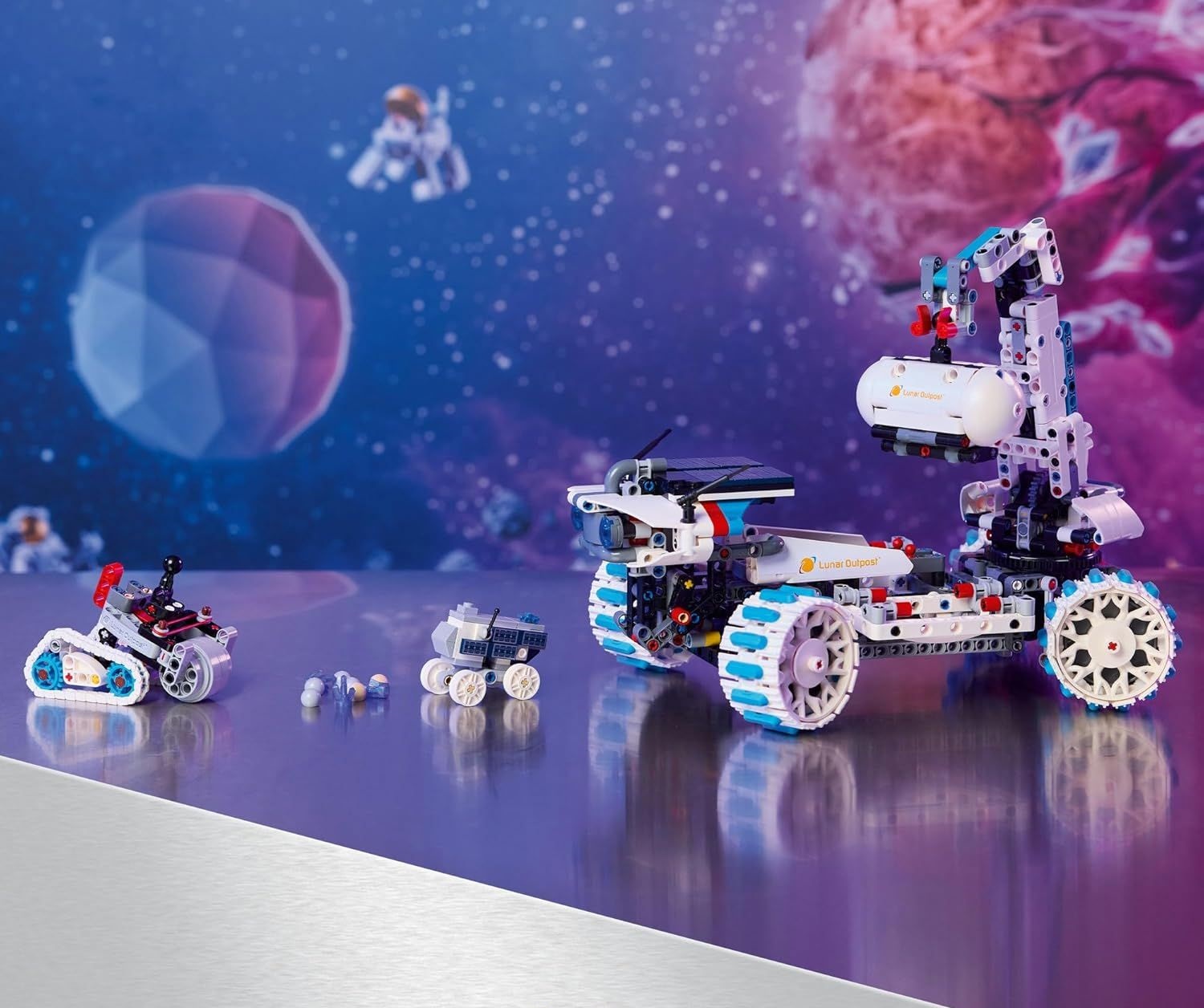Конструктор LEGO Technic Lunar Outpost Moon Rover 1082 дет. - фото 7