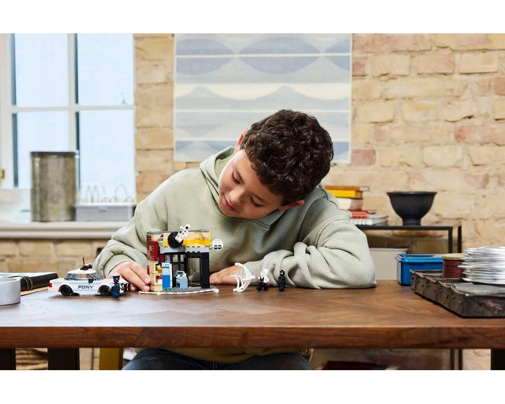 Конструктор LEGO Marvel Super Heroes 76311 375 дет. - фото 9