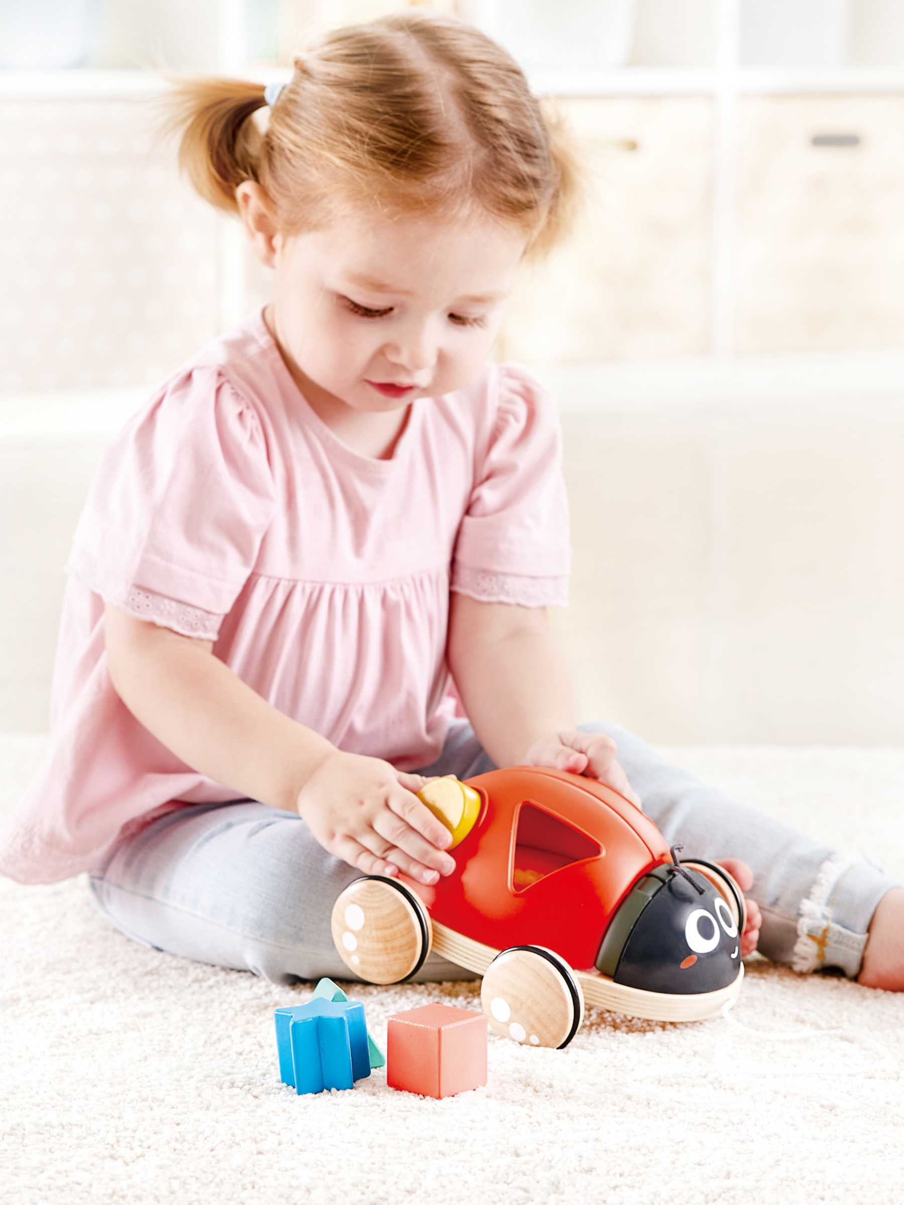 Игрушка Hape каталка Божья коровка - фото 8