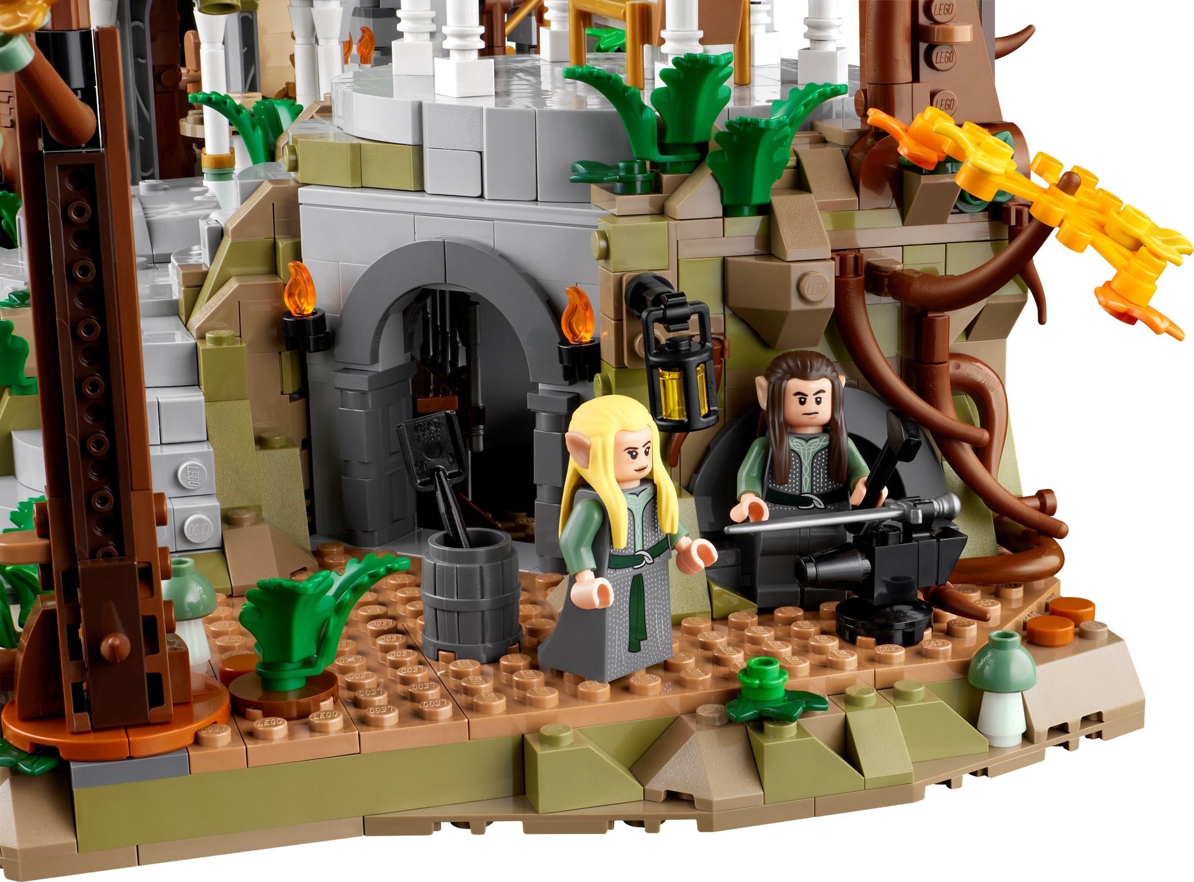 Конструктор LEGO Icons 10316 6167 дет. - фото 13