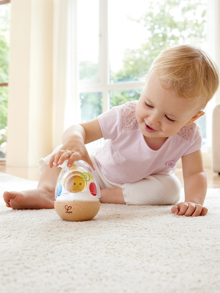 Игрушка Hape неваляшка Домик для цыпленка - фото 3