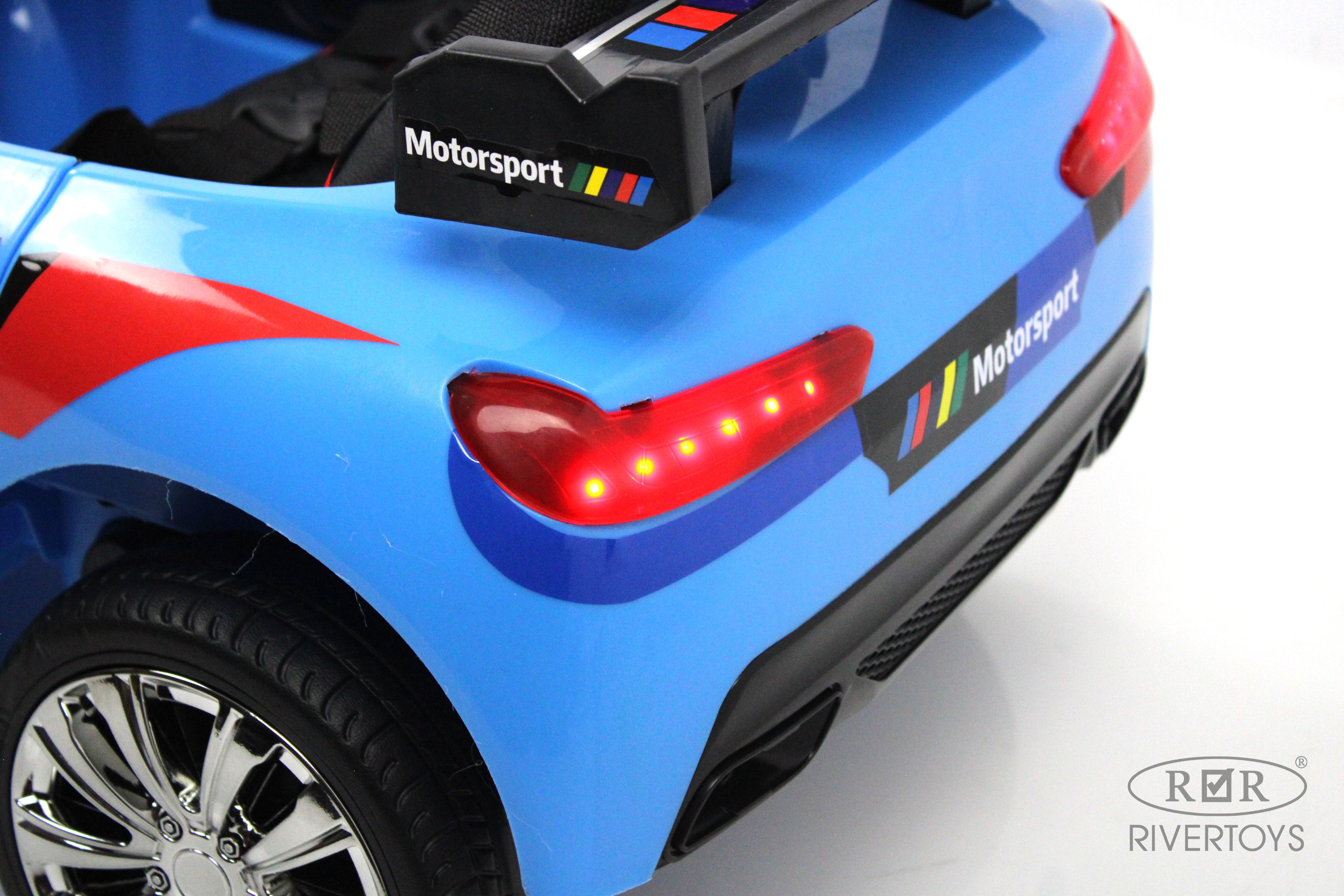 Электромобиль RIVERTOYS F444FF-BLUE С пультом ДУ - фото 8