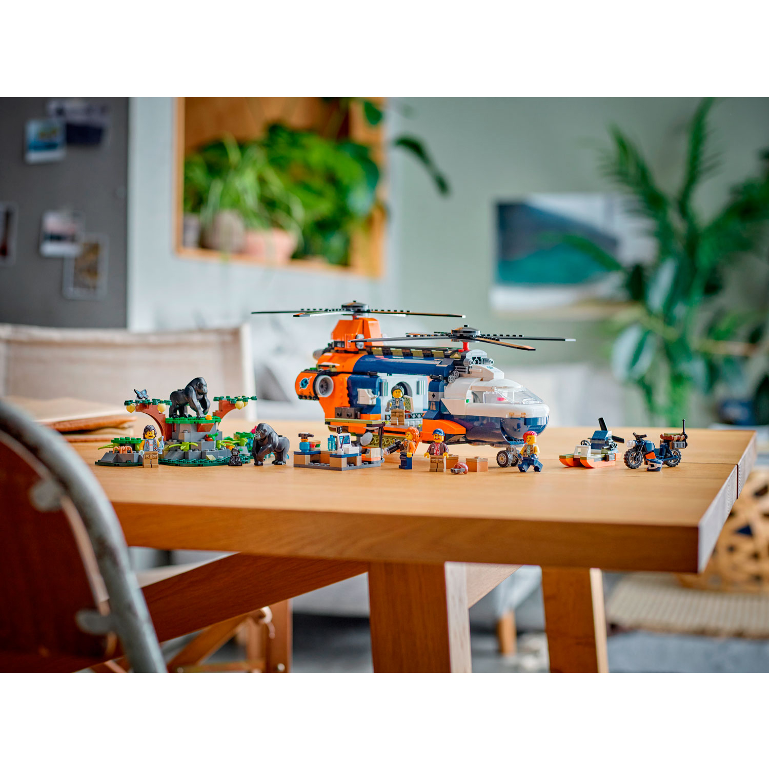 Конструктор LEGO City Вертолет исследователей 881 дет. - фото 5