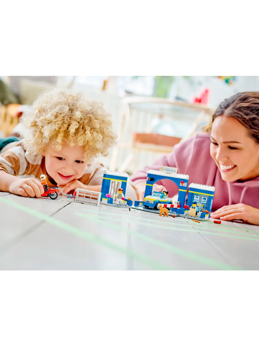 Конструктор LEGO City 172 дет. - фото 10