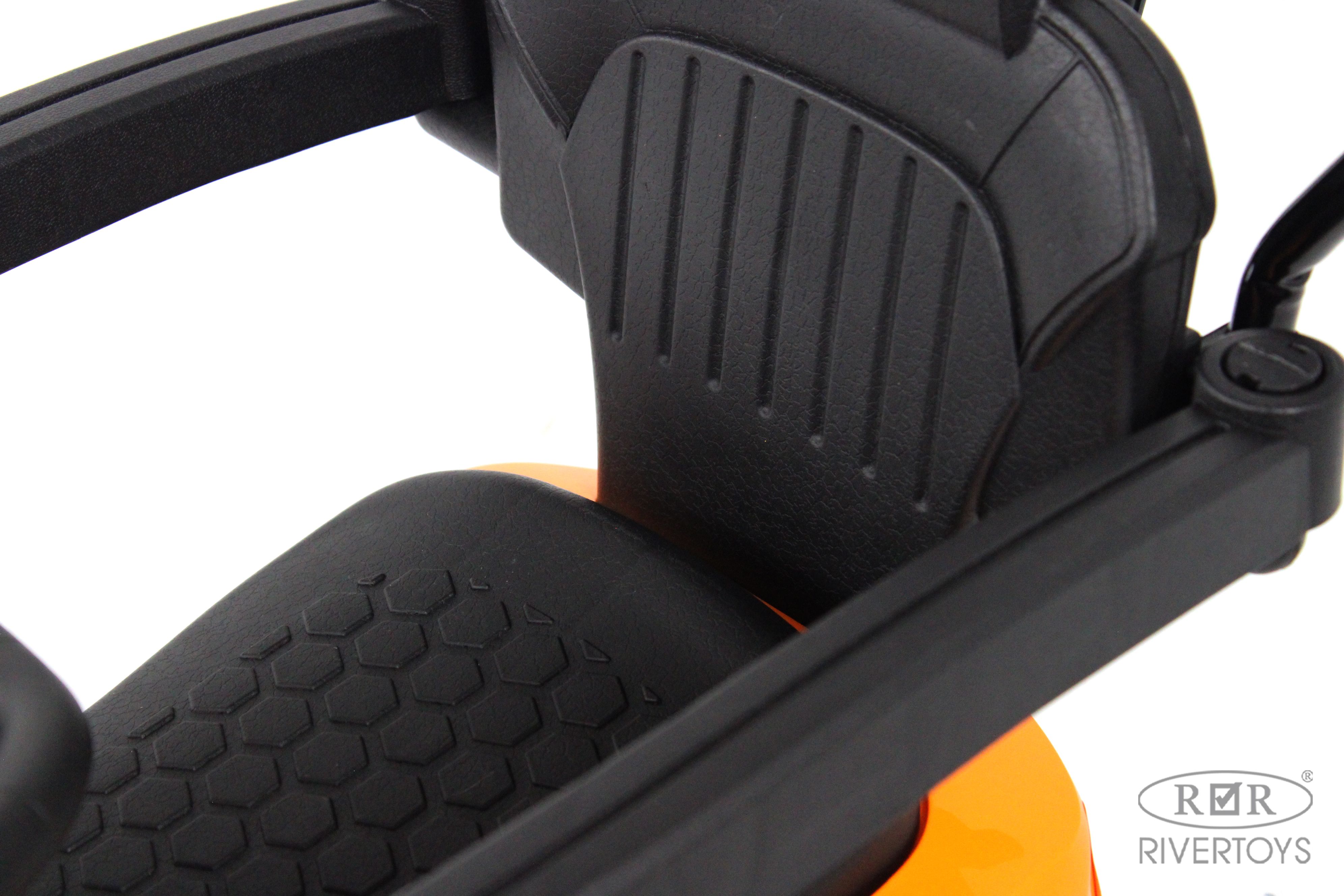 Каталка RIVERTOYS Z005ZZ-B-ORANGE оранжевый - фото 14