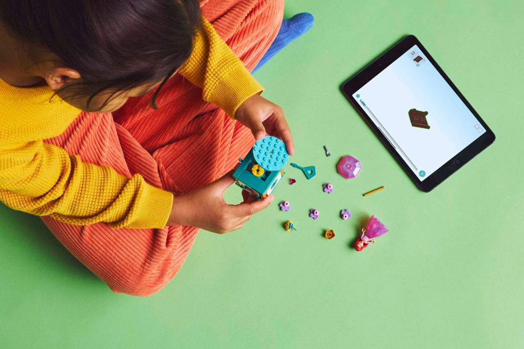 Конструктор LEGO Disney 43259 93 дет. - фото 4