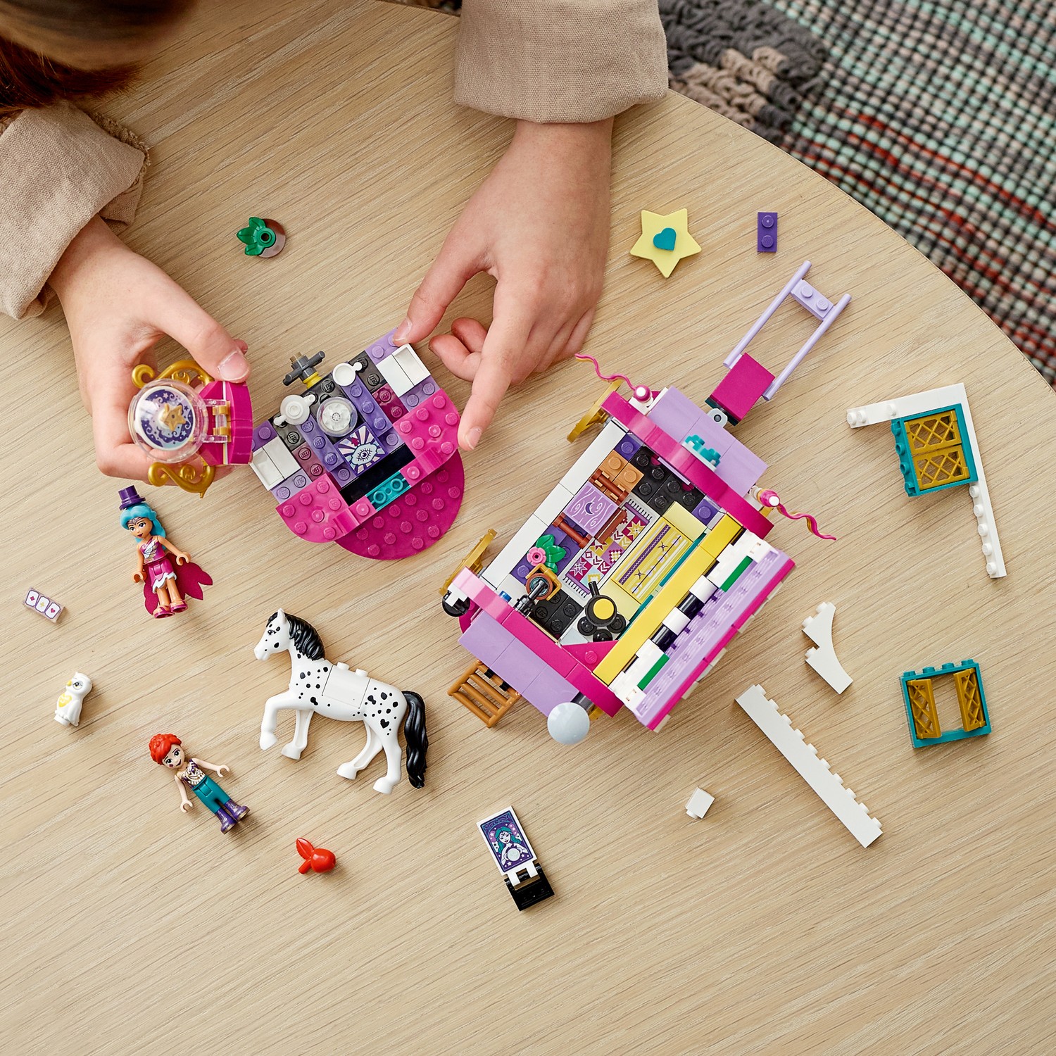 Конструктор LEGO Friends Волшебный фургон 348 дет. - фото 10