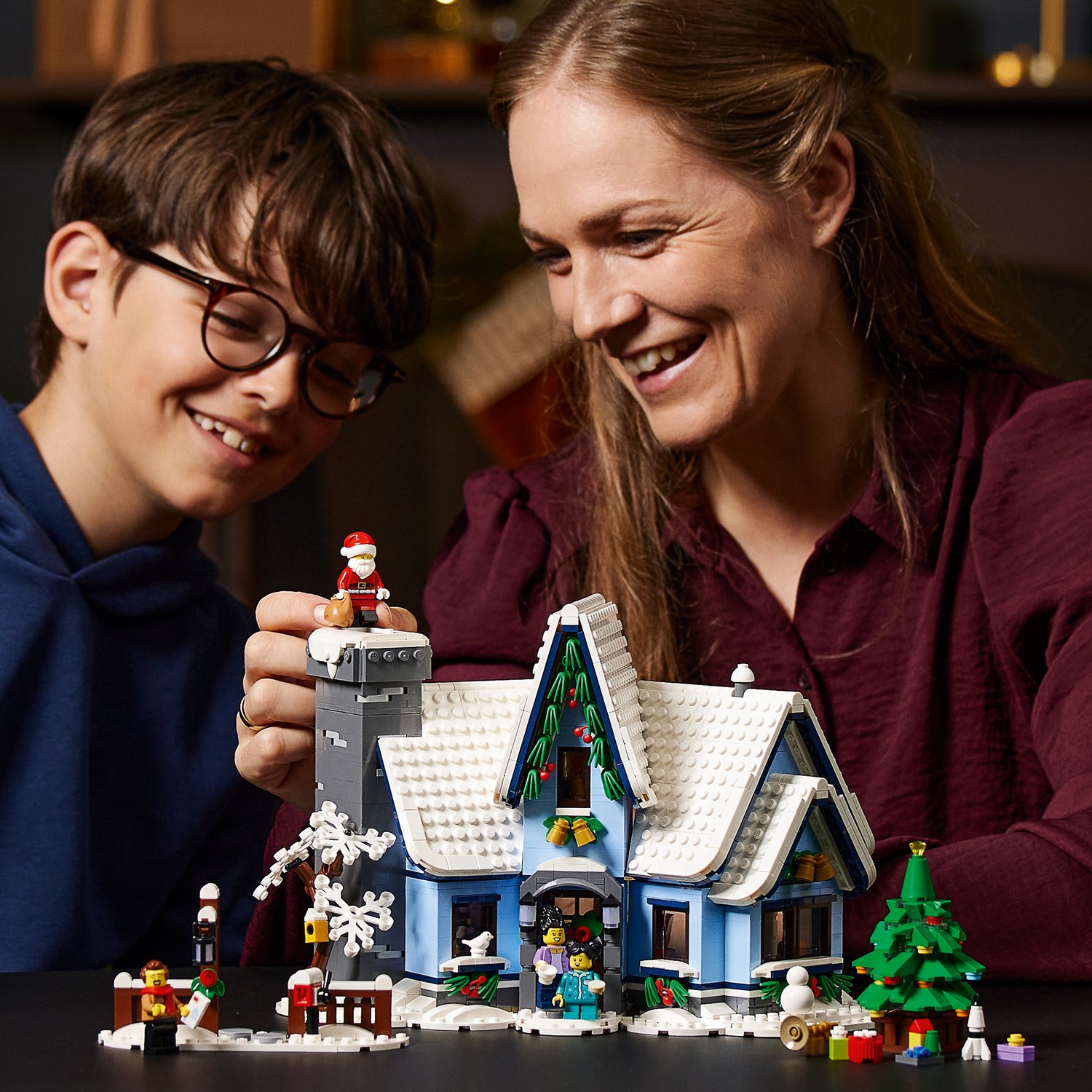 Конструктор LEGO Icons В ожидании Санты блочный - фото 11