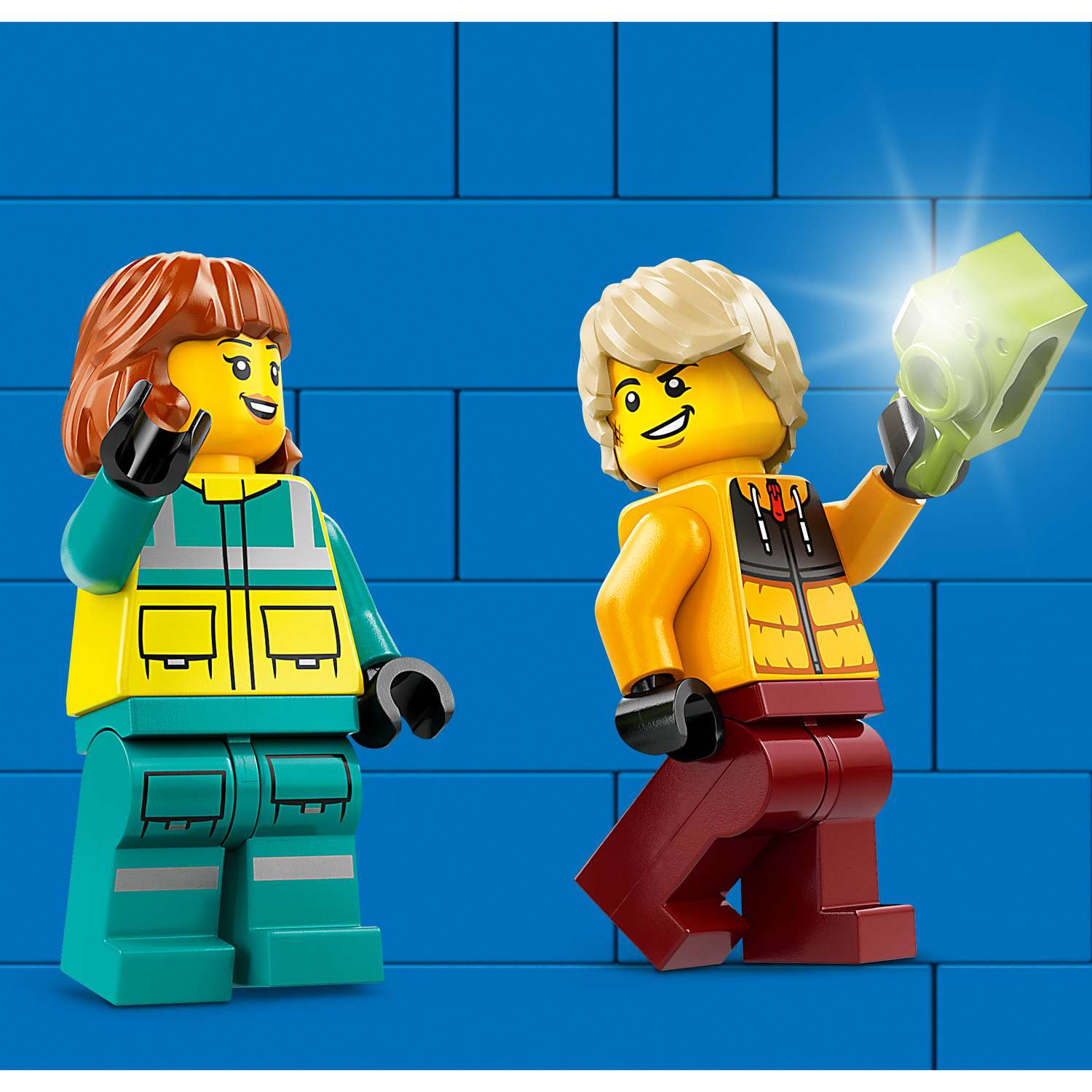 Конструктор LEGO City Скорая помощь и сноубордист 79 дет. - фото 9