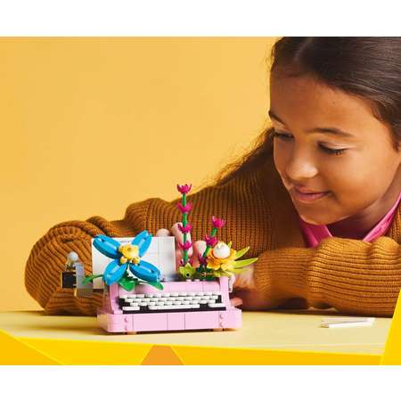 Конструктор LEGO Creator Пишущая машинка с цветами блочный