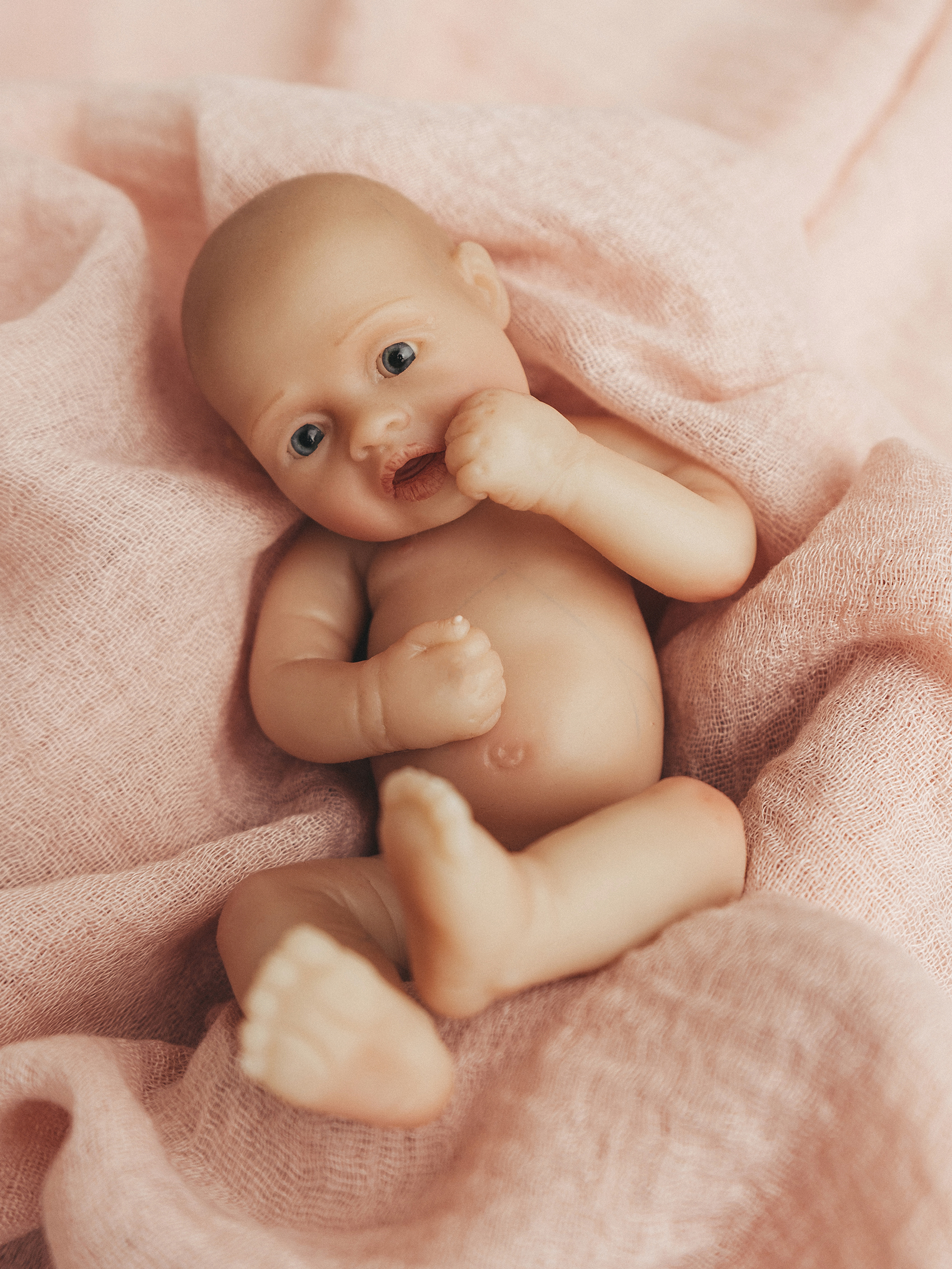 Кукла мини Magic Manufactory Magic baby Пупс реборн девочка высота 19 см 4631162180901 - фото 5