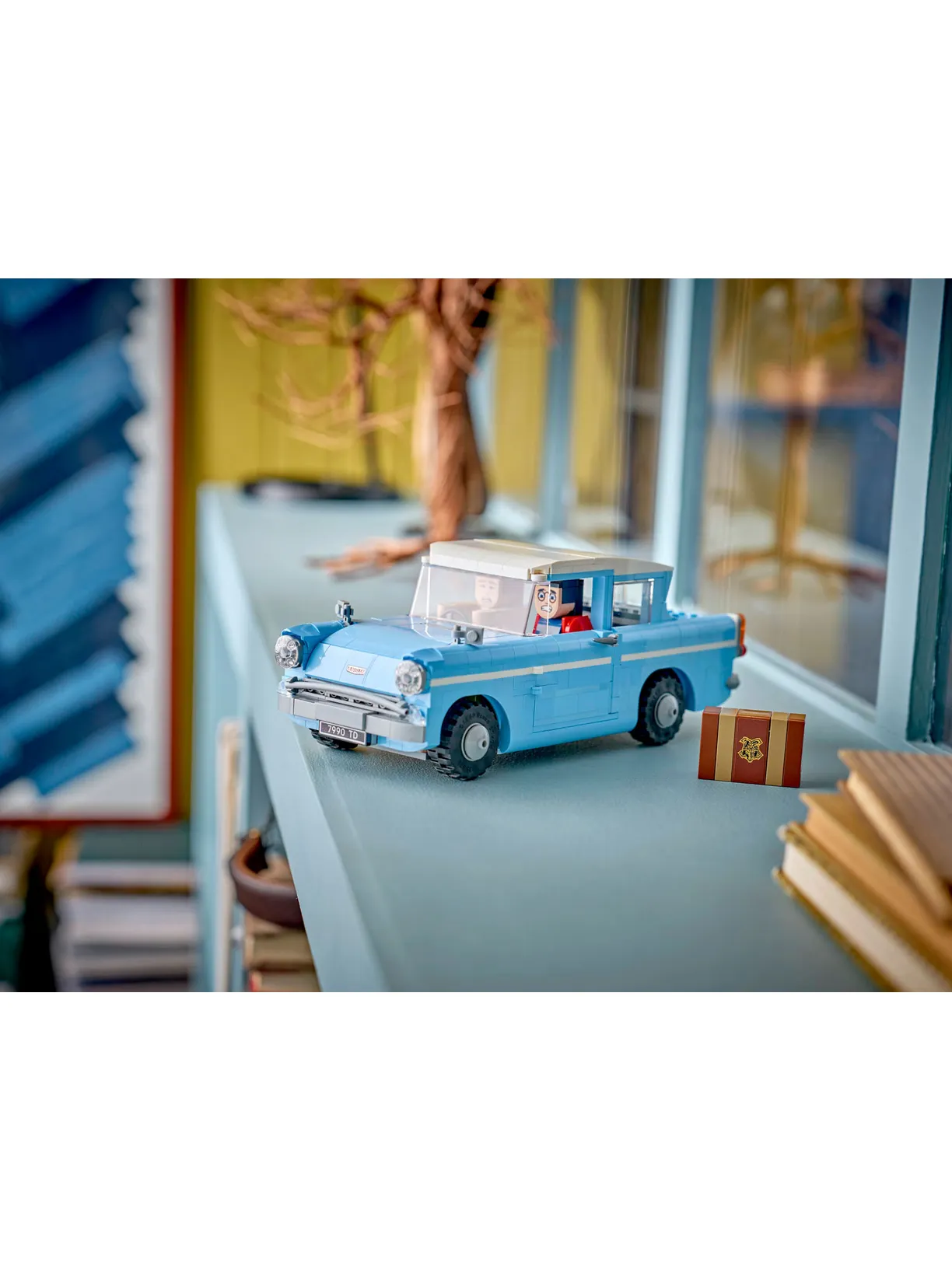 Конструктор LEGO Harry Potter Ford Anglia 868 дет. - фото 11