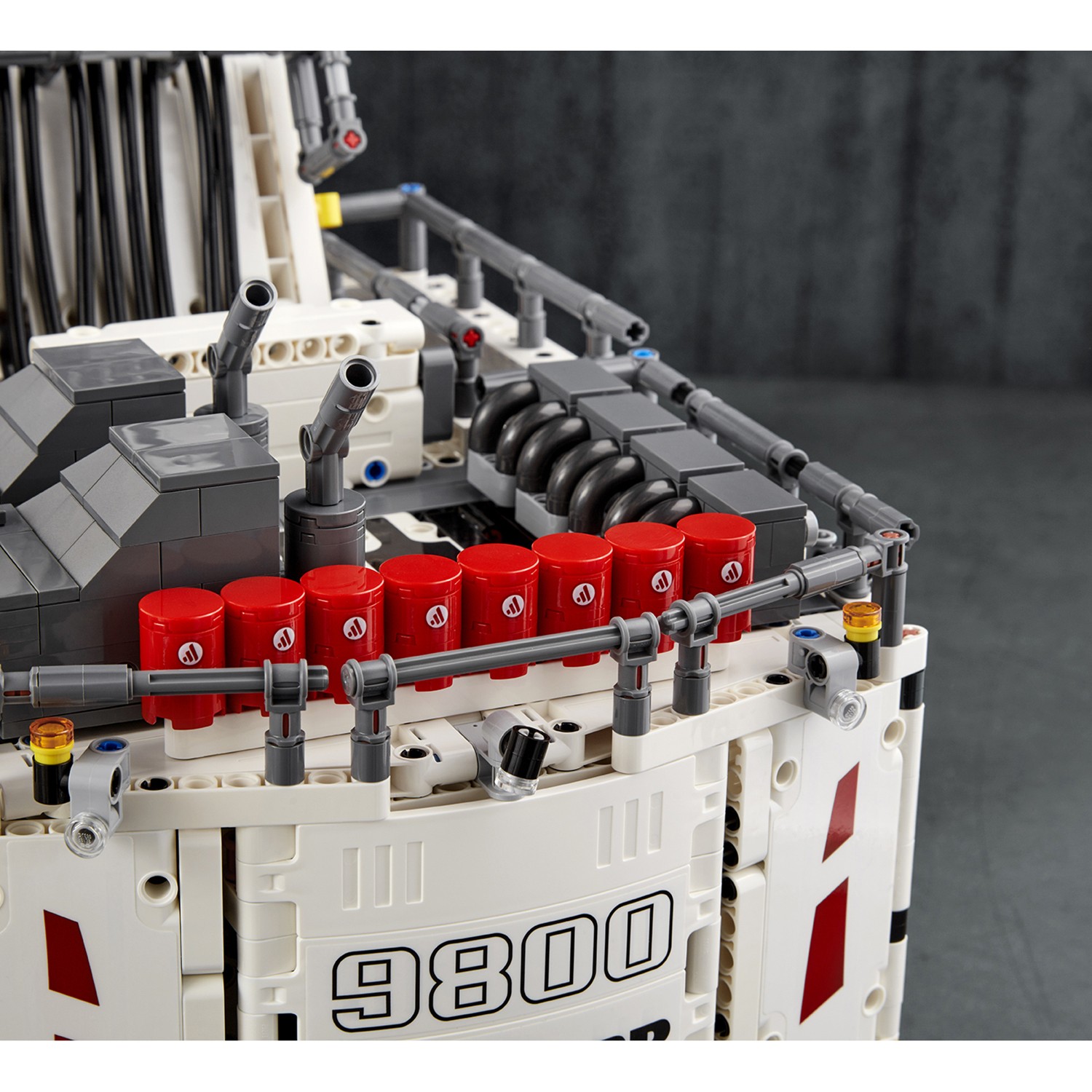 Конструктор LEGO Technic Экскаватор Liebherr R блочный - фото 11