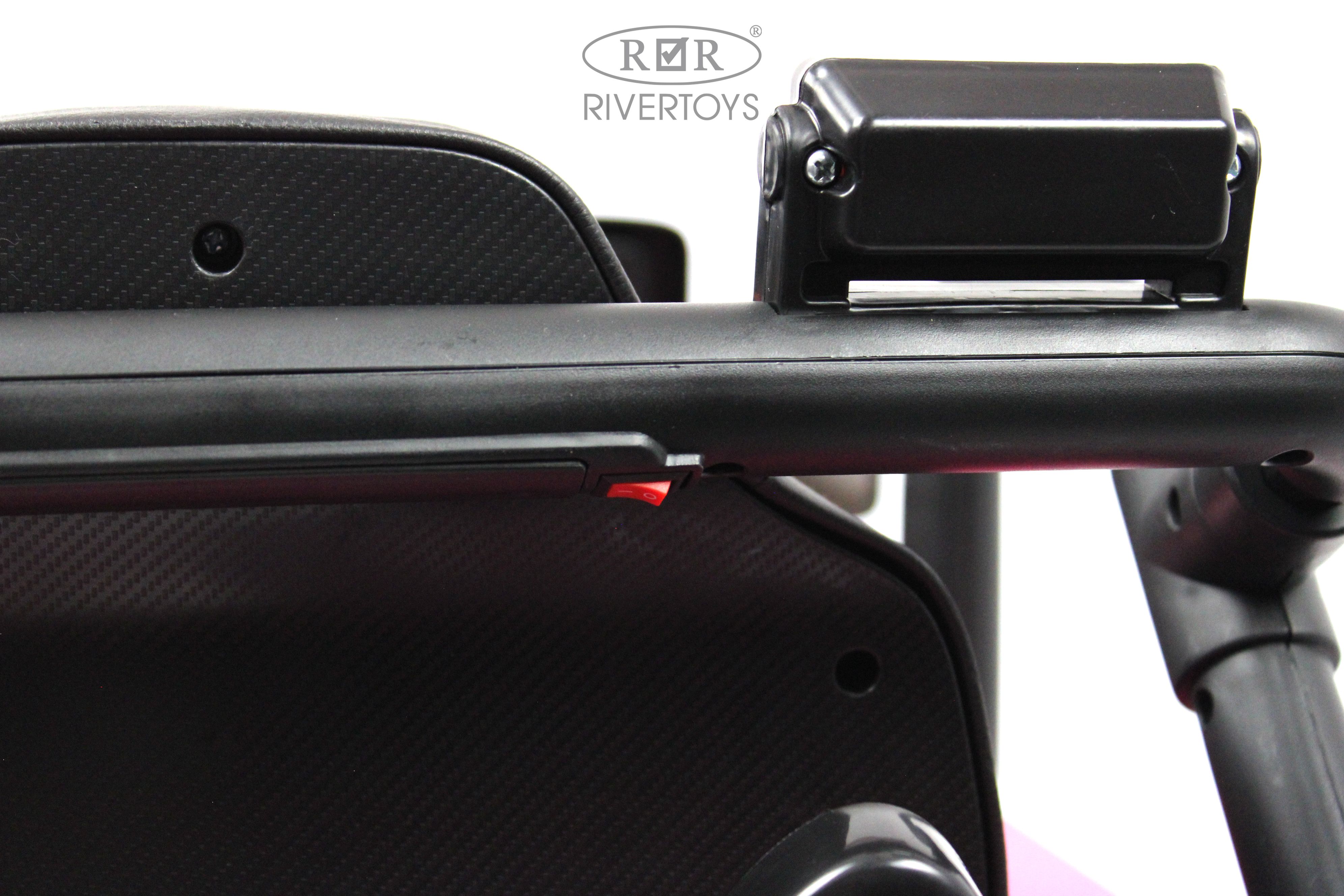 Электромобиль RIVERTOYS T222TT-4WD-PINK С пультом ДУ - фото 7