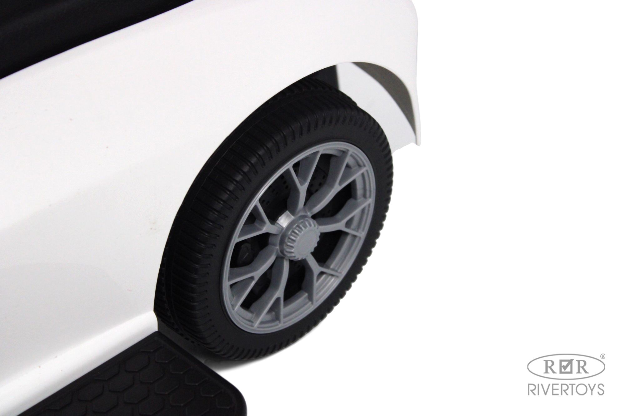 Каталка RIVERTOYS Z005ZZ-M-WHITE белый - фото 7