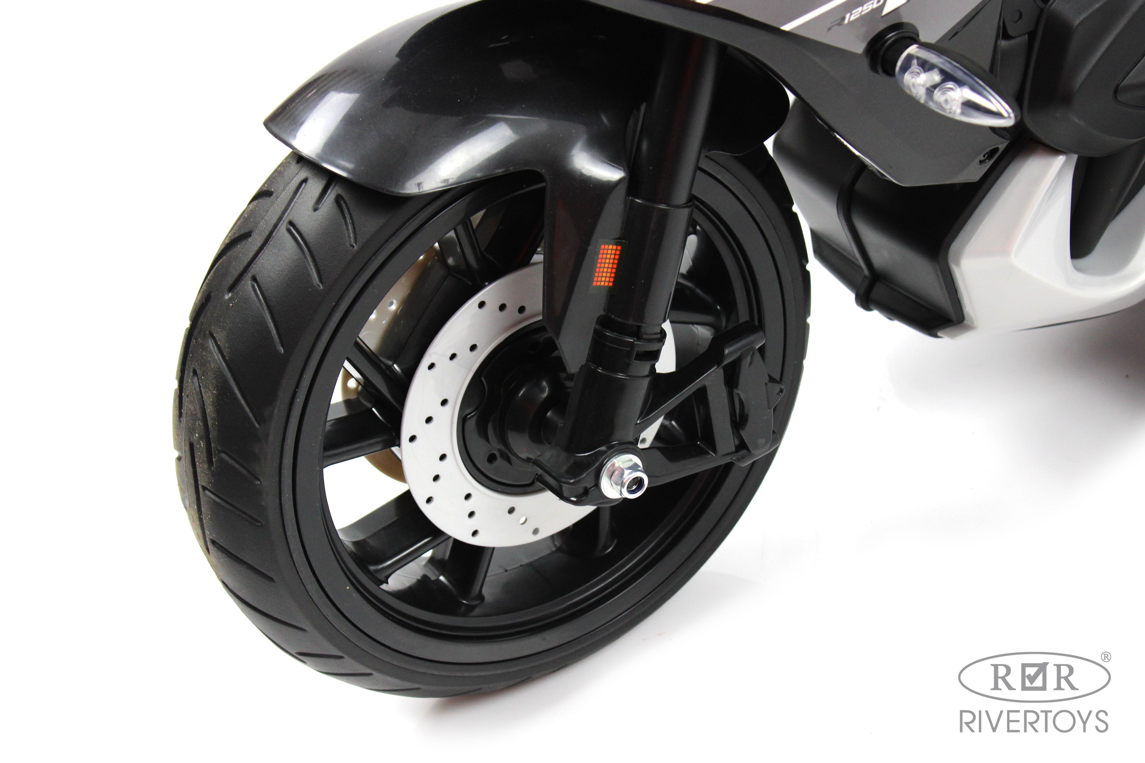 Электромобиль RIVERTOYS Z333ZZ-BLACK - фото 10