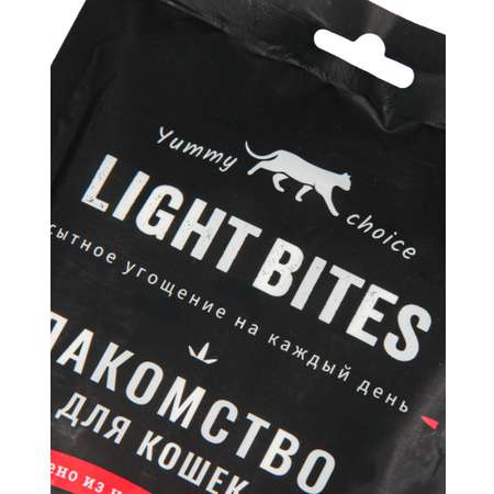 Лакомство для кошек LIGHT BITES 40г мини-колбаски с пюре с курицей и лососем