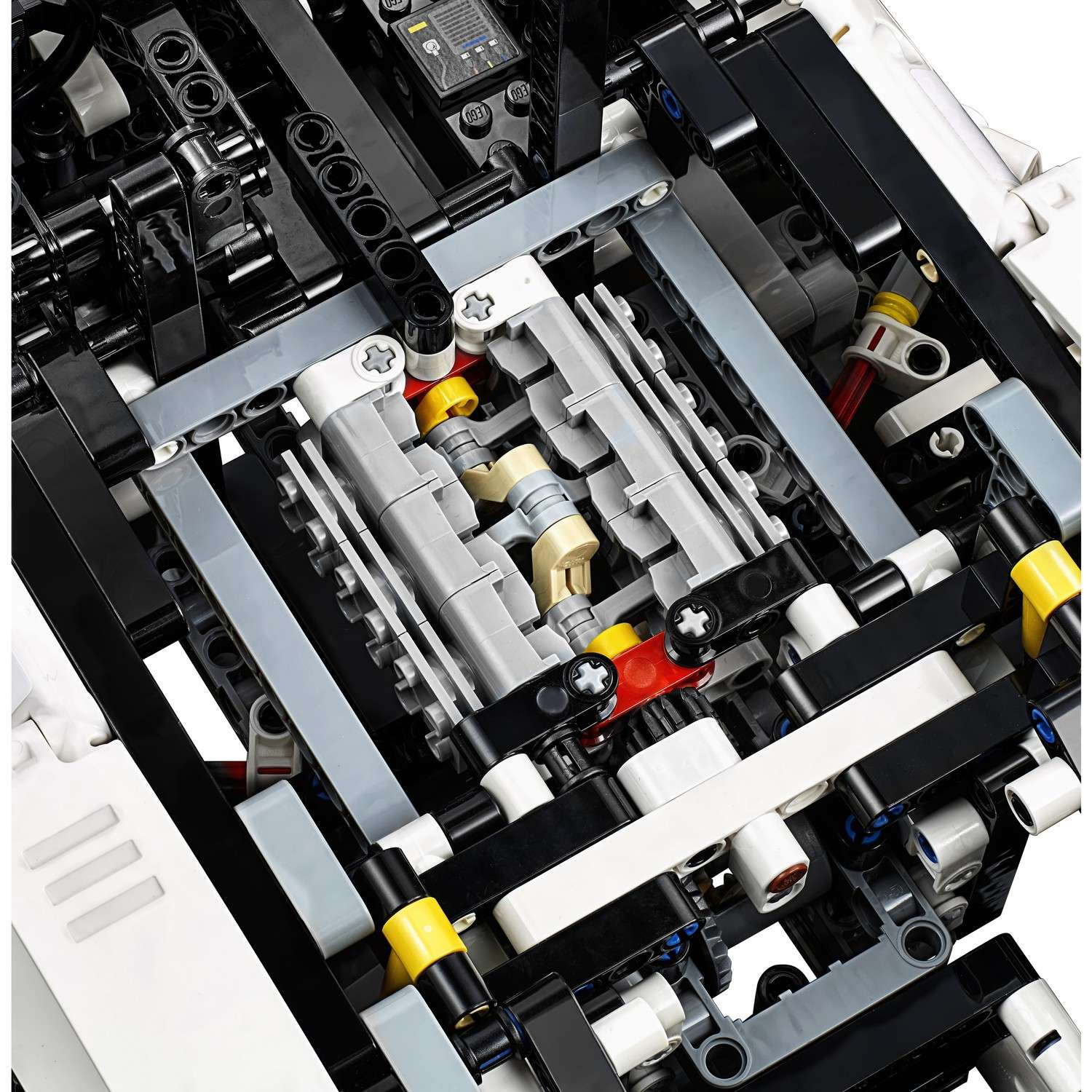 Конструктор LEGO Technic Porsche 911 RSR 1580 дет. - фото 13