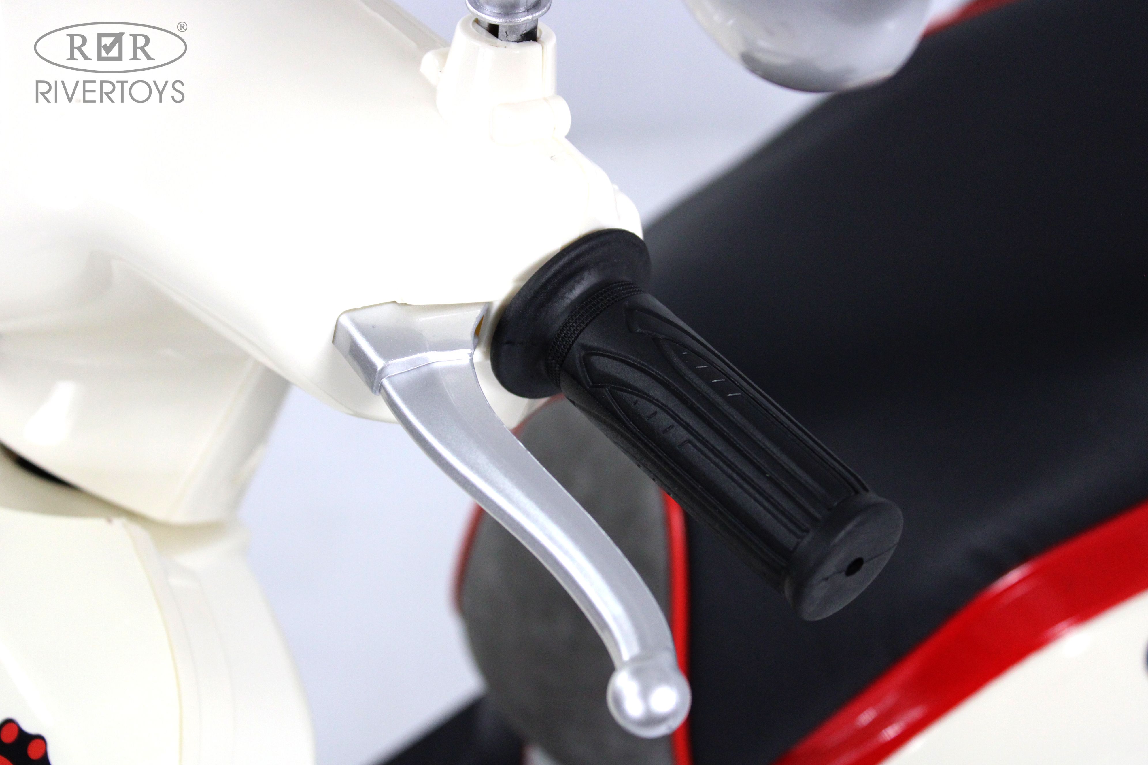 Электромобиль RIVERTOYS Z555ZZ-BEIGE-RED - фото 20