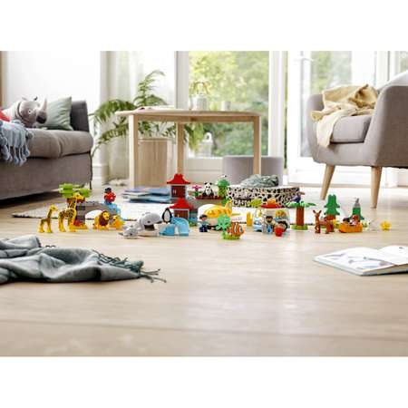 Конструктор LEGO DUPLO Town Животные мира блочный