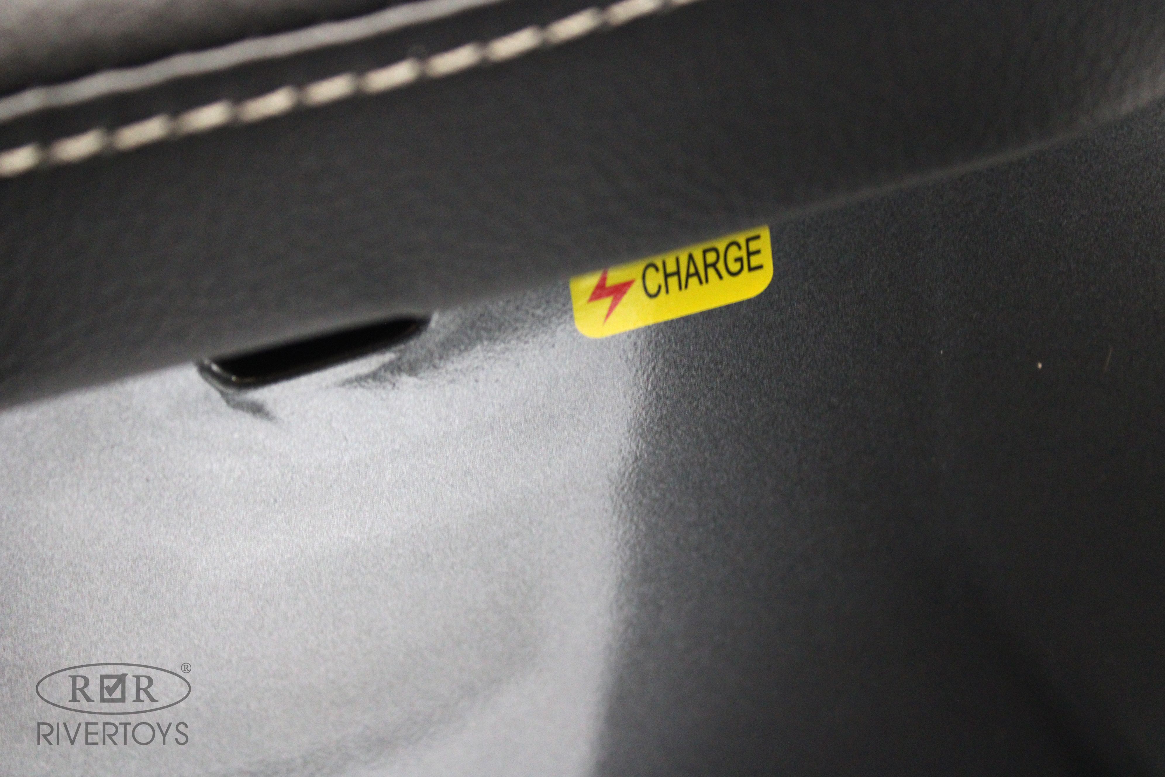 Электромобиль RIVERTOYS Y999YY-GRAY-GLANEC С пультом ДУ - фото 18