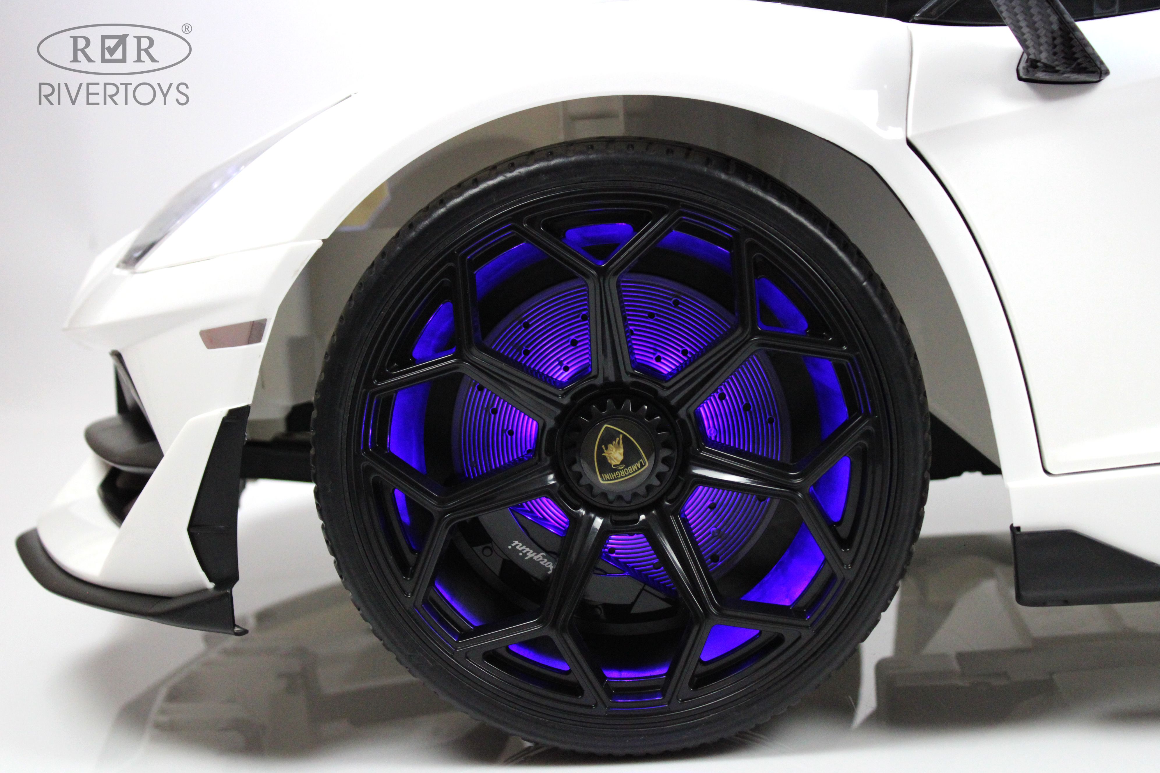 Электромобиль RIVERTOYS A111MP-WHITE С пультом ДУ - фото 16