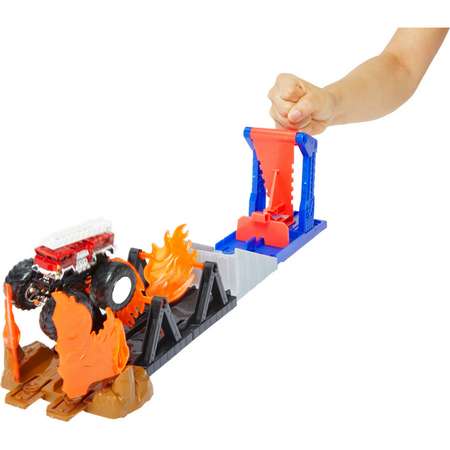 Трек Hot Wheels Гонка сквозь огонь с пусковой установкой