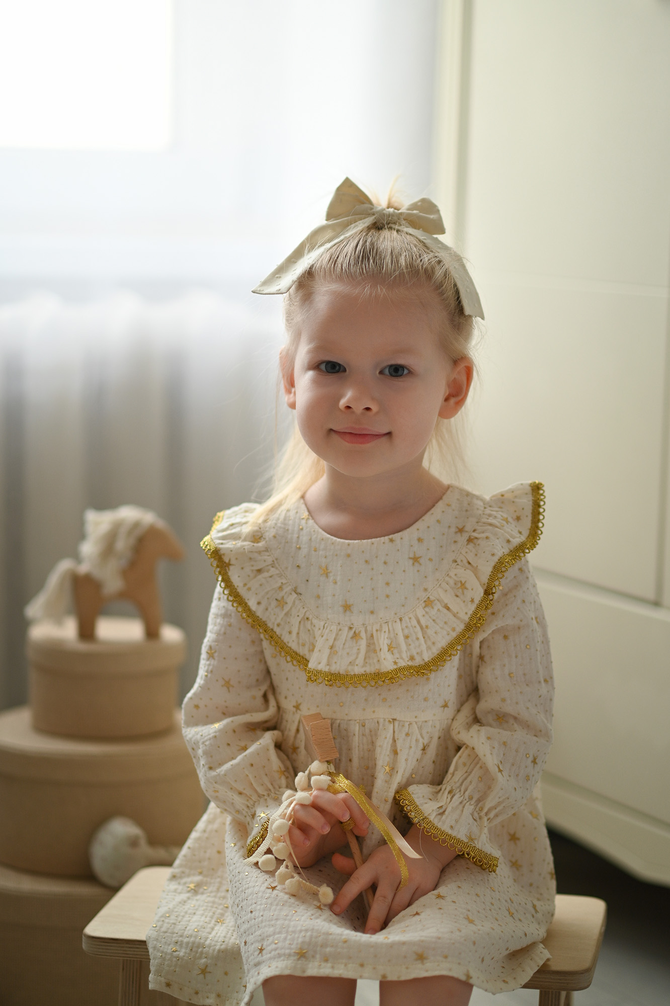 Платье BabyDreams ППМ_1/платье золотые звезды - фото 4