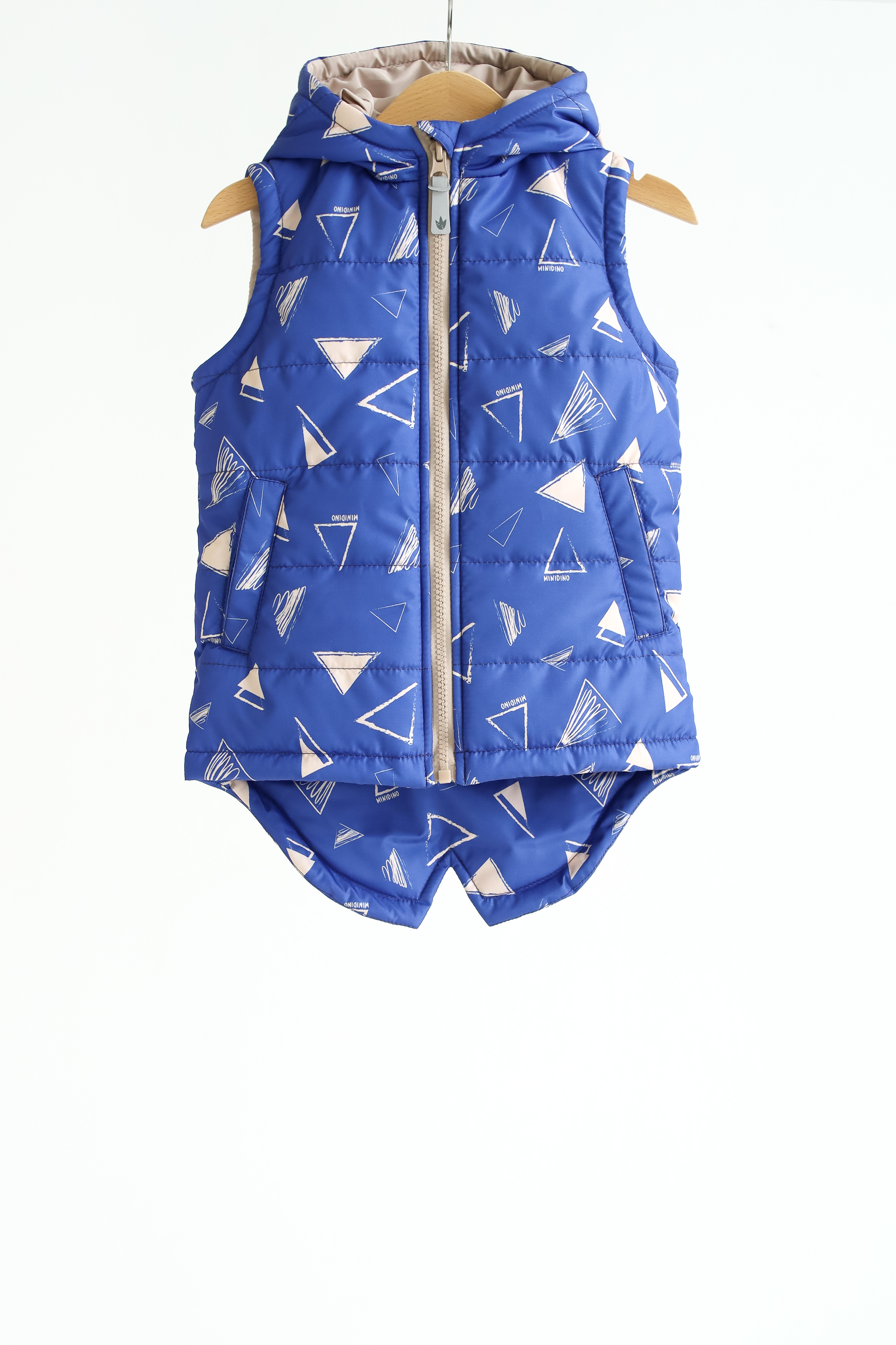 Жилет MINIDINO М010/1/ДЖилет утепленный детский Дино принт треугольник кобальт - фото 8