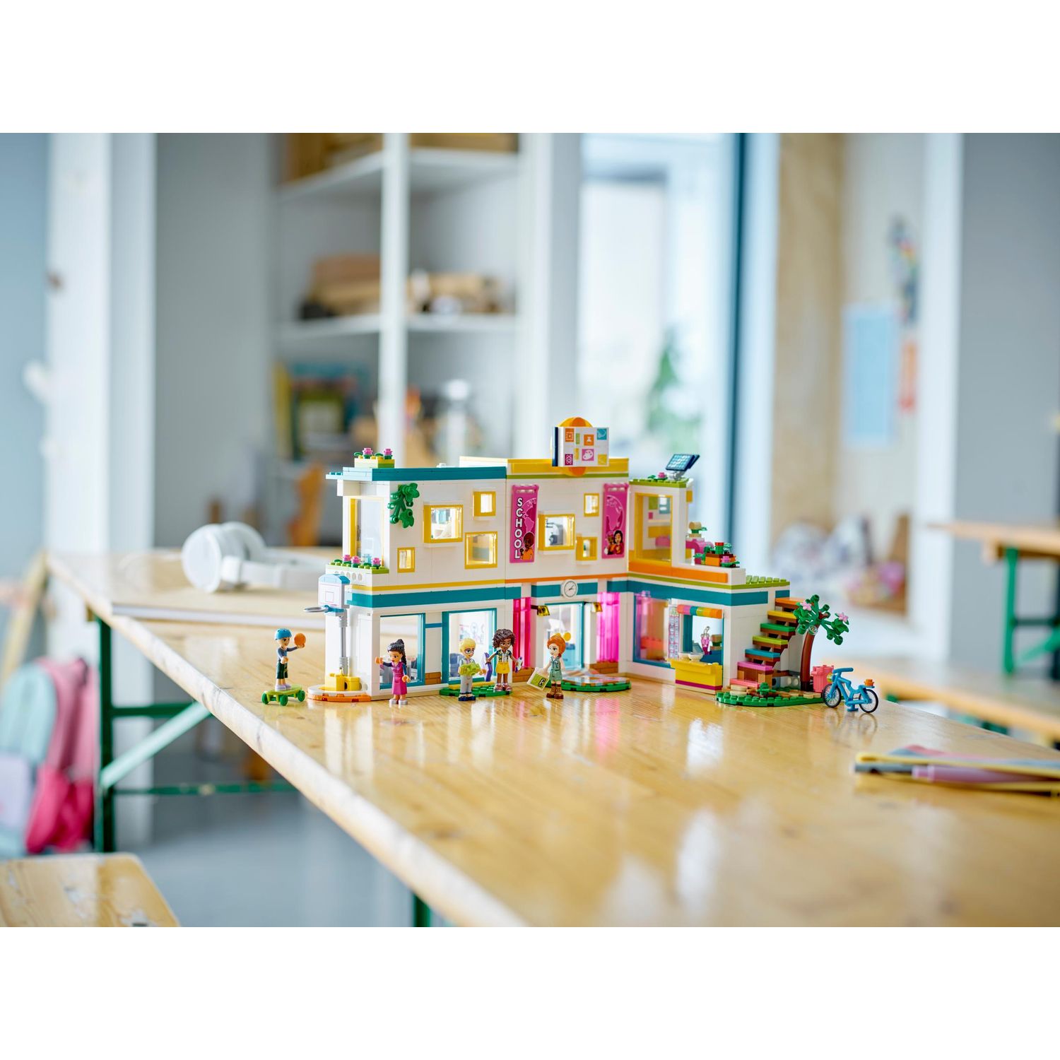 Конструктор LEGO Friends Международная школа Хартлейк блочный - фото 13