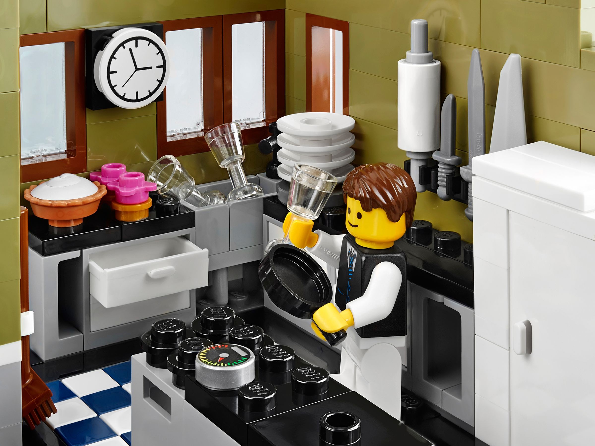 Конструктор LEGO Creator 10243 4002 дет. - фото 8