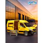 Грузовик Bruder Mercedes Службы доставки DHL с фигуркой