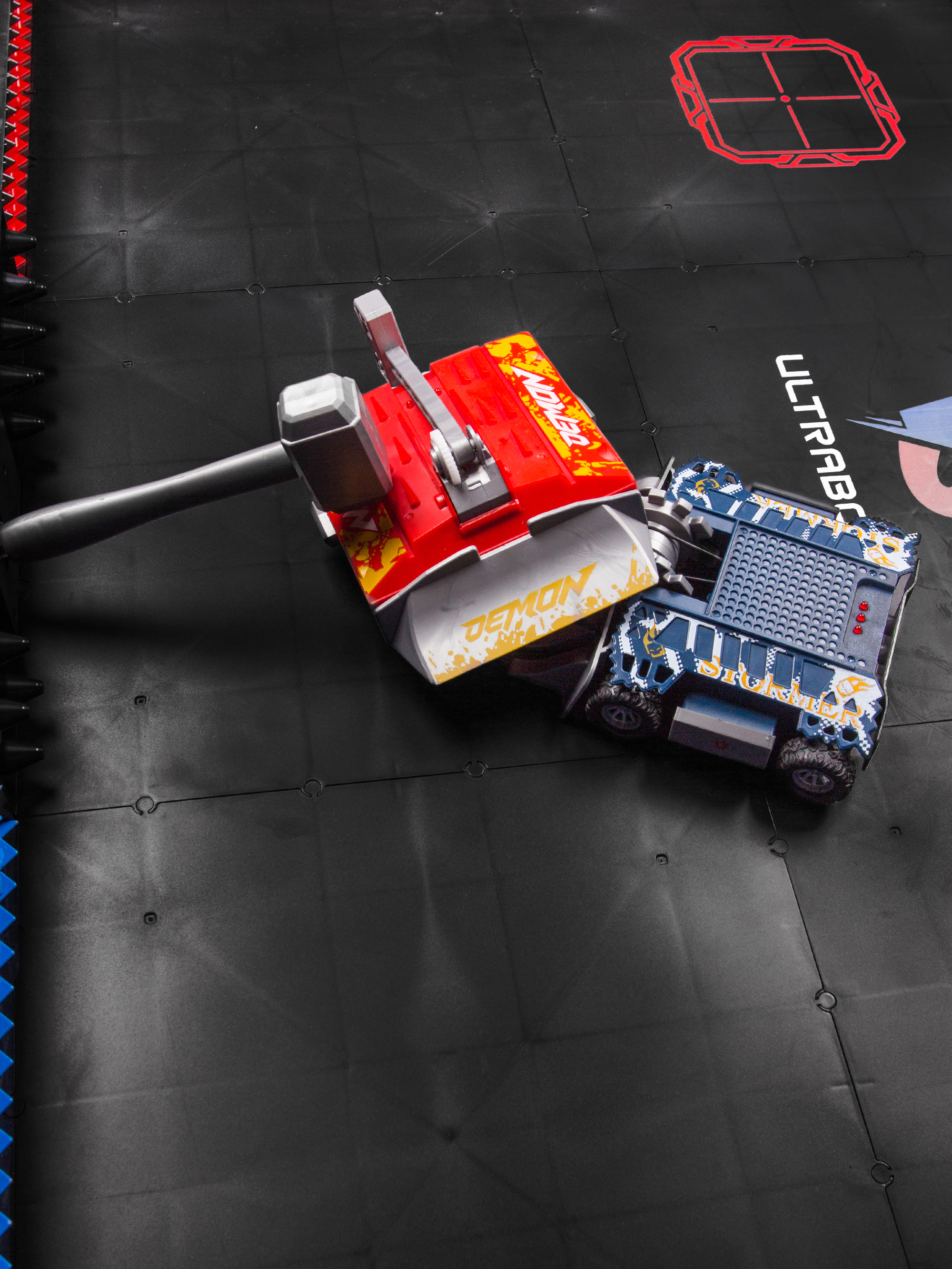 Робот РУ ULTRA BOTS набор из 2 штук с ареной - фото 8