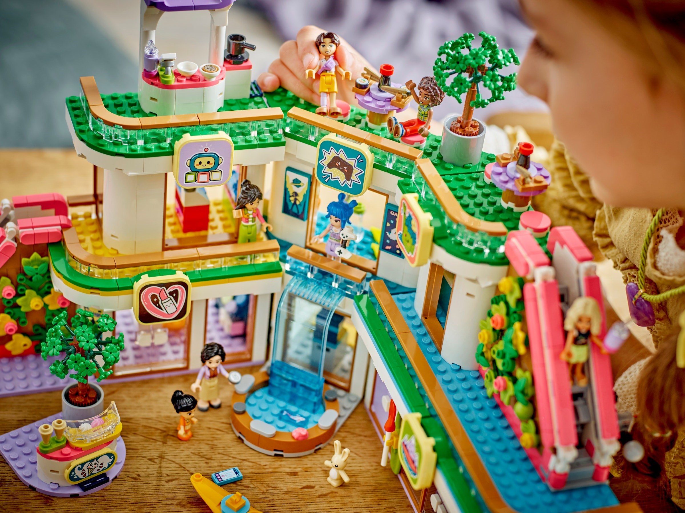Конструктор LEGO Friends 42604 1237 дет. - фото 4