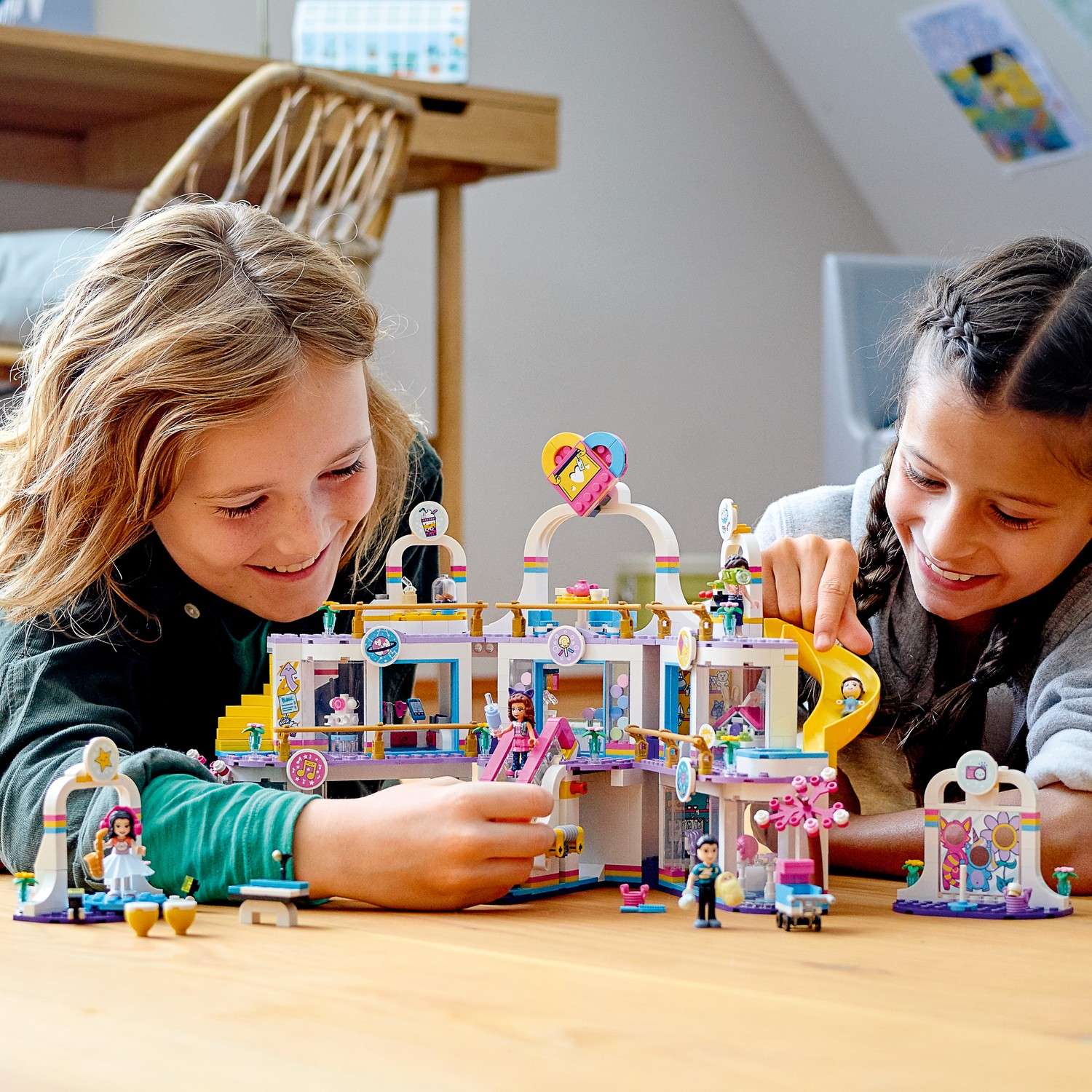 Конструктор LEGO Friends Торговый центр Хартлейк Сити блочный - фото 10