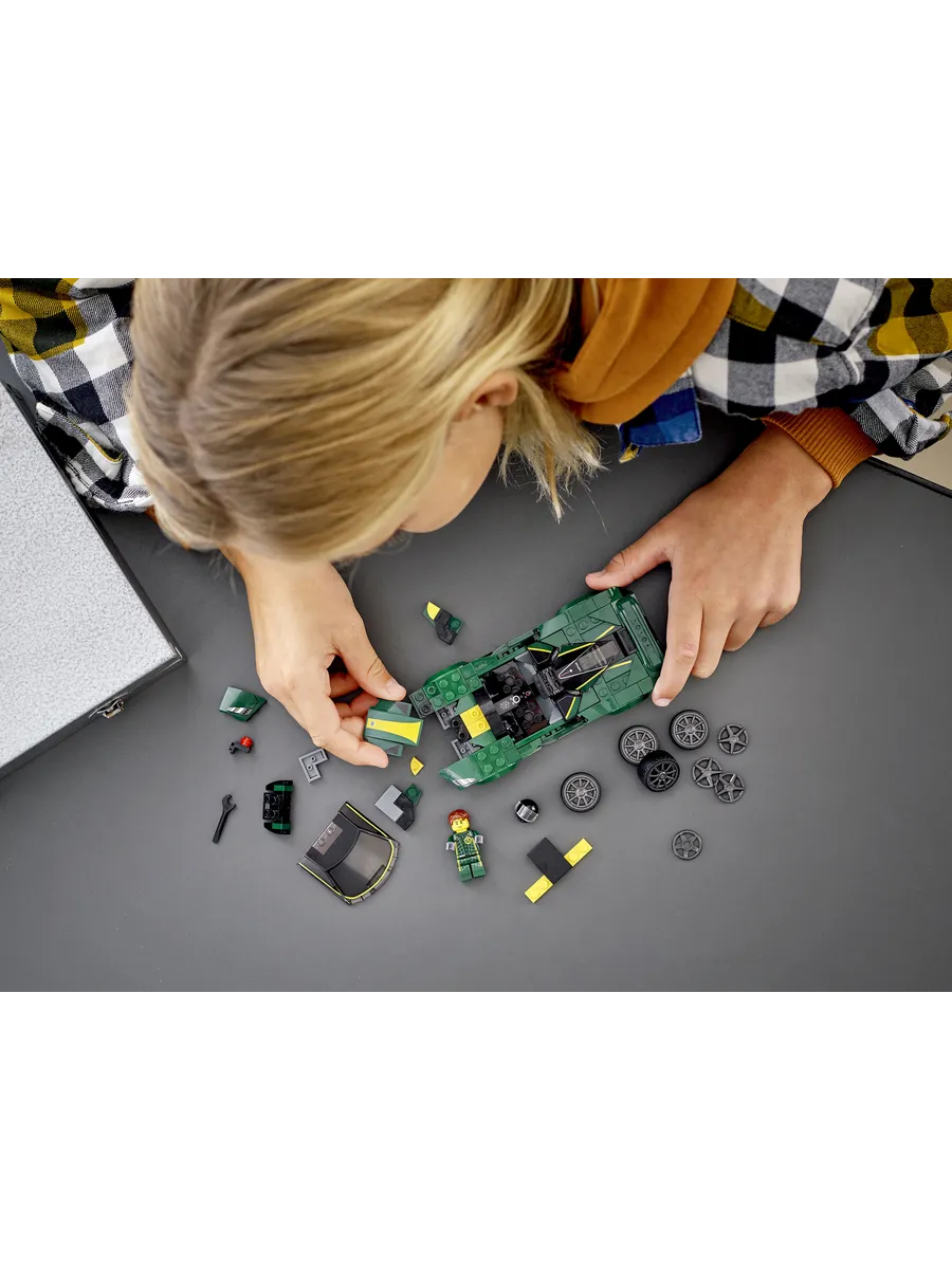 Конструктор LEGO Speed Champions 247 дет. - фото 6