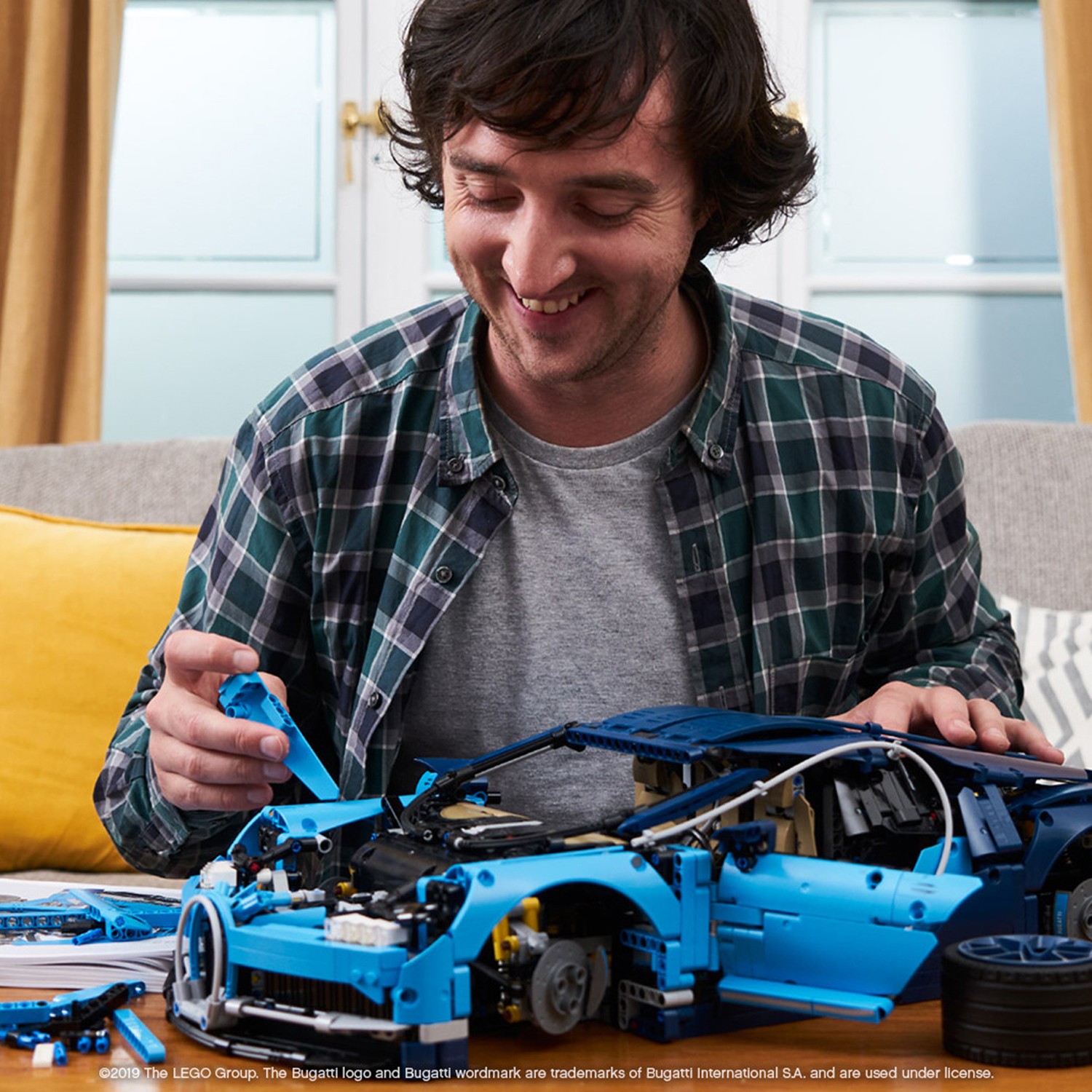 Конструктор LEGO Technic Bugatti Chiron 3599 дет. - фото 11
