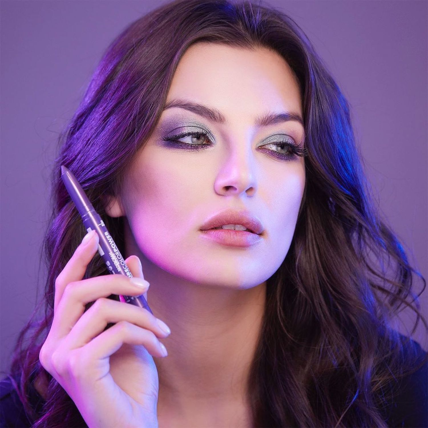 Тени карандаш Deborah Milano стойкие 24ORE Color Power Eyeshadow тон 08 глубокий фиолетовый 1.4 г - фото 4