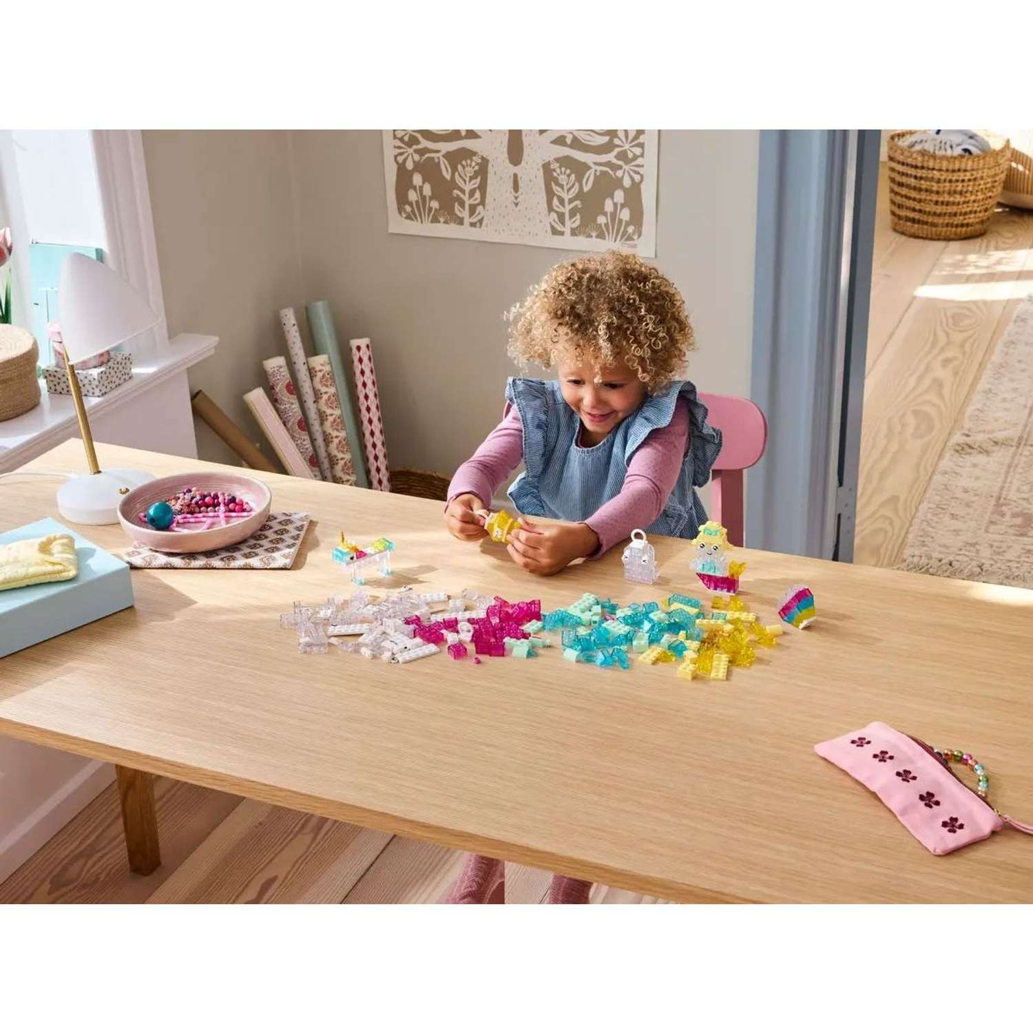 Конструктор LEGO Classic Волшебная прозрачная коробка 340 дет. - фото 9