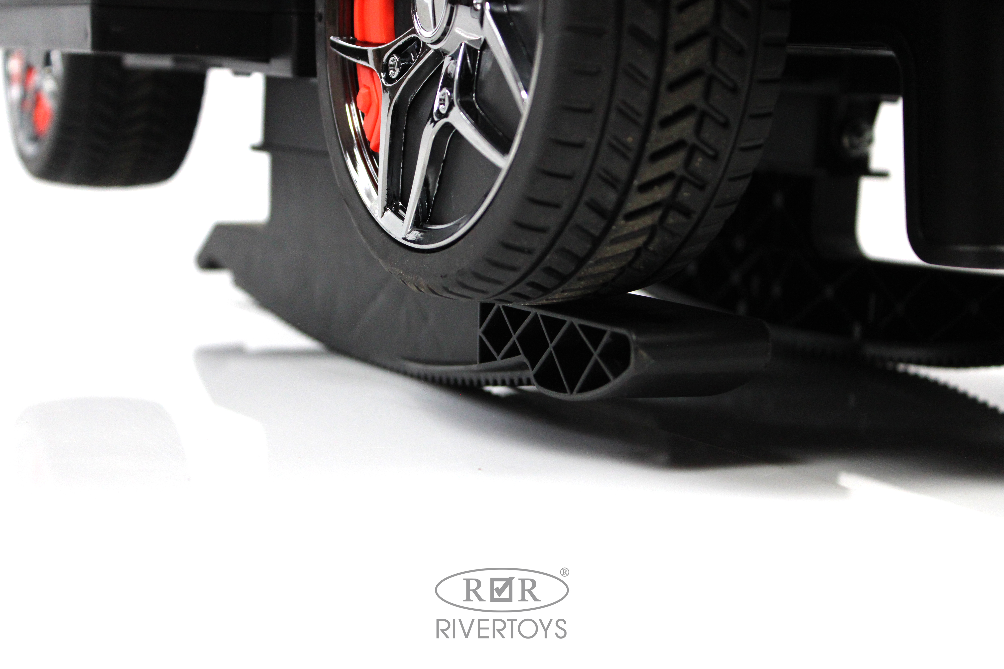 Каталка RIVERTOYS Mercedes-Benz G63 Grey Diamond серый - фото 27