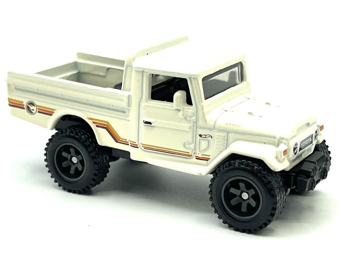 Автомобиль Hot Wheels Toyota Land cruiser 1:64 04657 - фото 2
