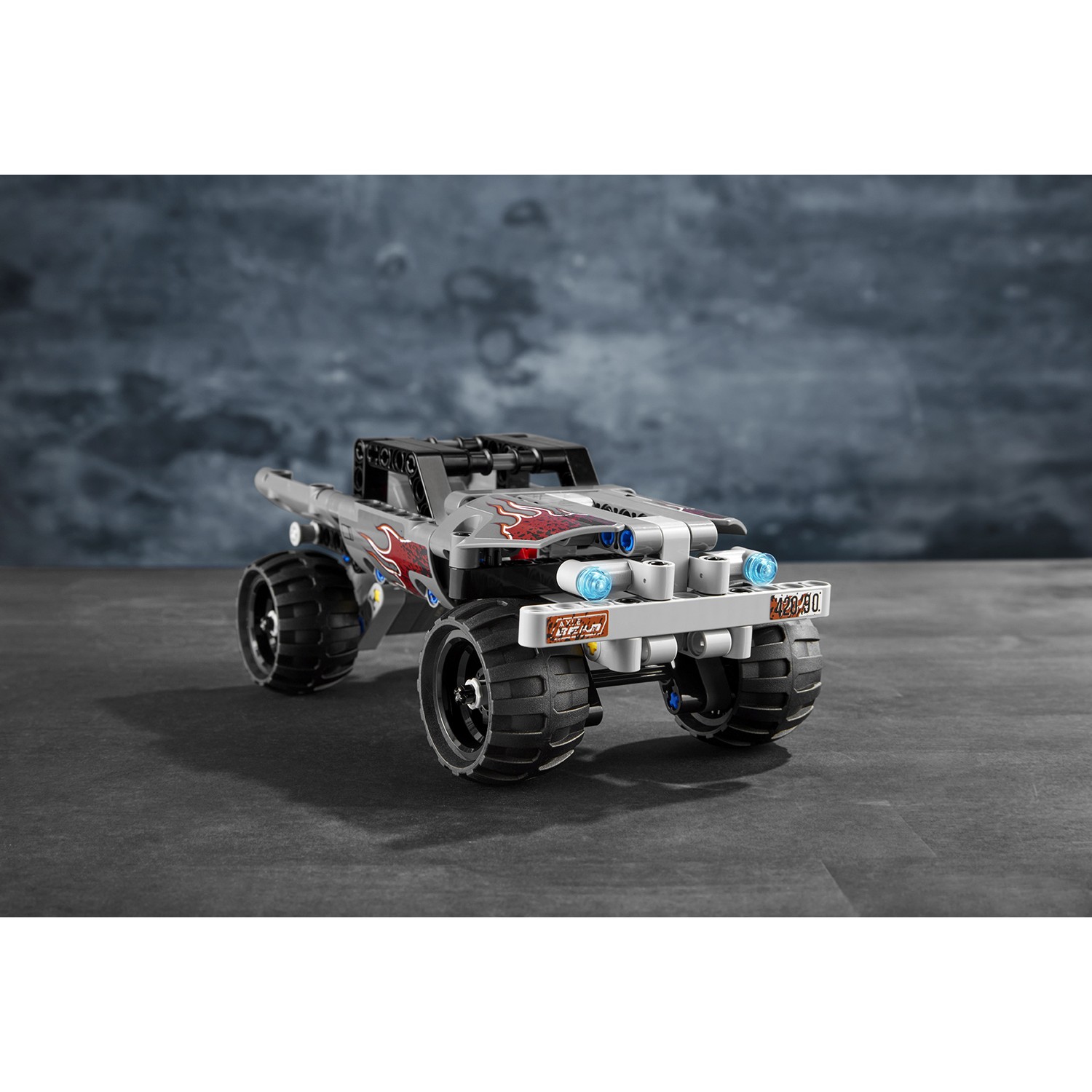 Конструктор LEGO Technic 42090 128 дет. - фото 4