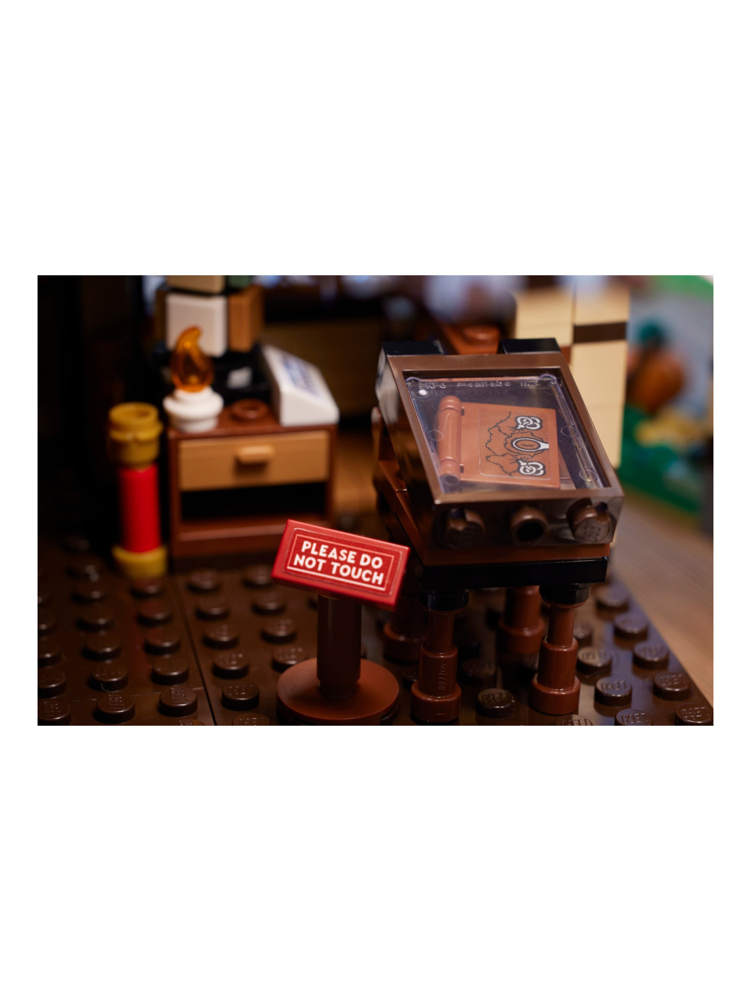 Конструктор LEGO Ideas Коттедж сестер Сандерсон 2316 дет. - фото 19